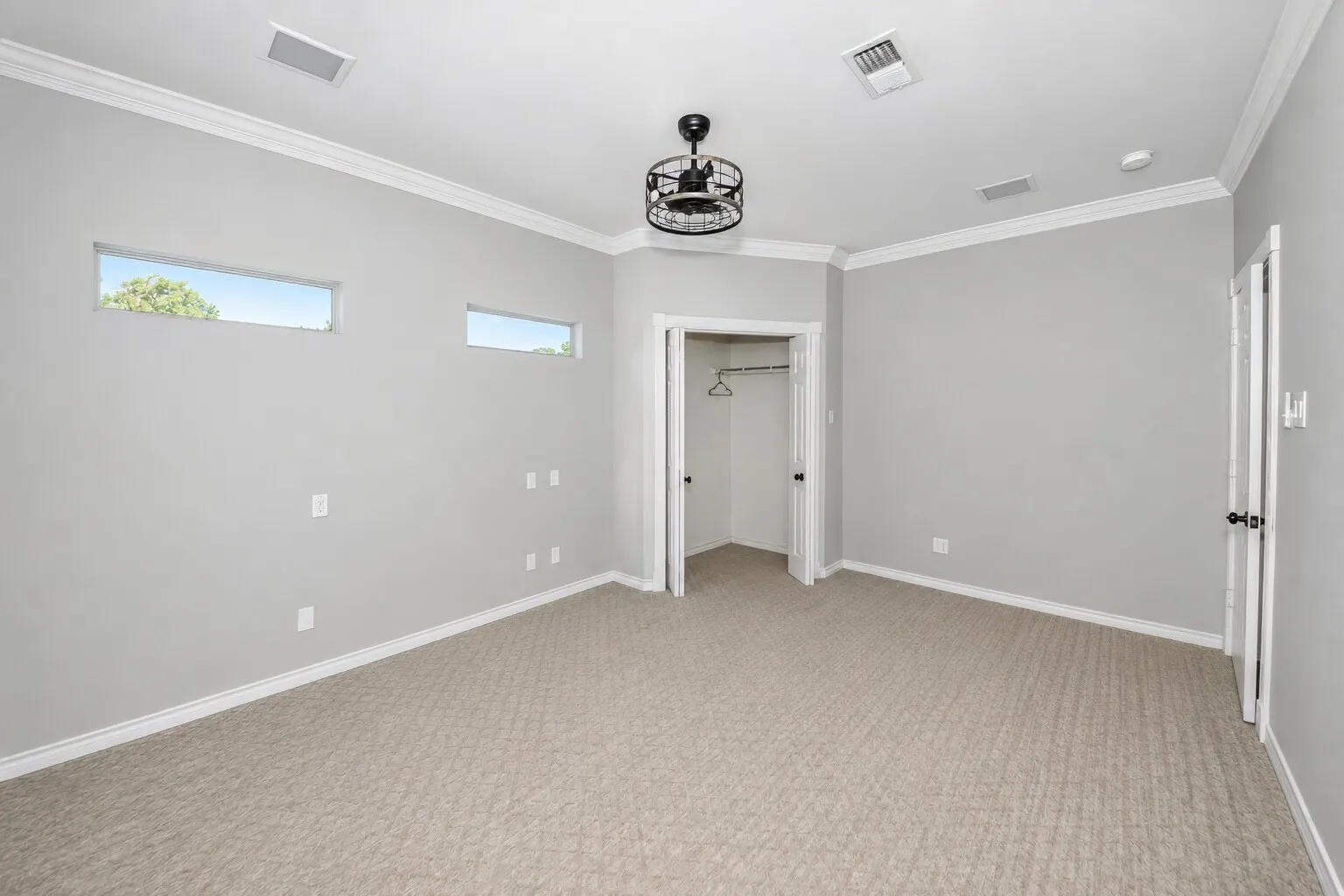 Single Family Residence For Sale in Tarrant County , 7400 Golf Club Drive, Fort Worth, Texas 76179, 5 Bedroom, 6 Bathroom, 2 Garage spaces, 4,317 Sqft, built in 1983, mls#21313433, Real Estate Agent in Fort Worth, Homes For Sale in Tarrant county, Homes For Sale in Fort Worth, Realtor in Fort Worth Texas, Real Estate Brokerage Independent Realty Texas, Luminita Cordes Realtor
