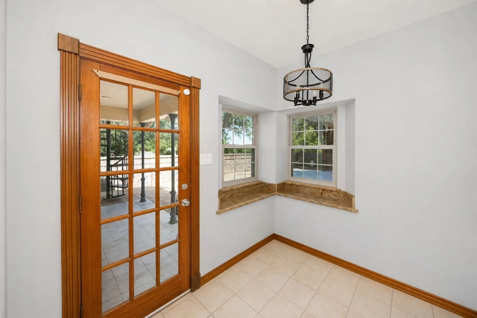 Single Family Residence For Sale in Tarrant County , 7400 Golf Club Drive, Fort Worth, Texas 76179, 5 Bedroom, 6 Bathroom, 2 Garage spaces, 4,317 Sqft, built in 1983, mls#21313433, Real Estate Agent in Fort Worth, Homes For Sale in Tarrant county, Homes For Sale in Fort Worth, Realtor in Fort Worth Texas, Real Estate Brokerage Independent Realty Texas, Luminita Cordes Realtor