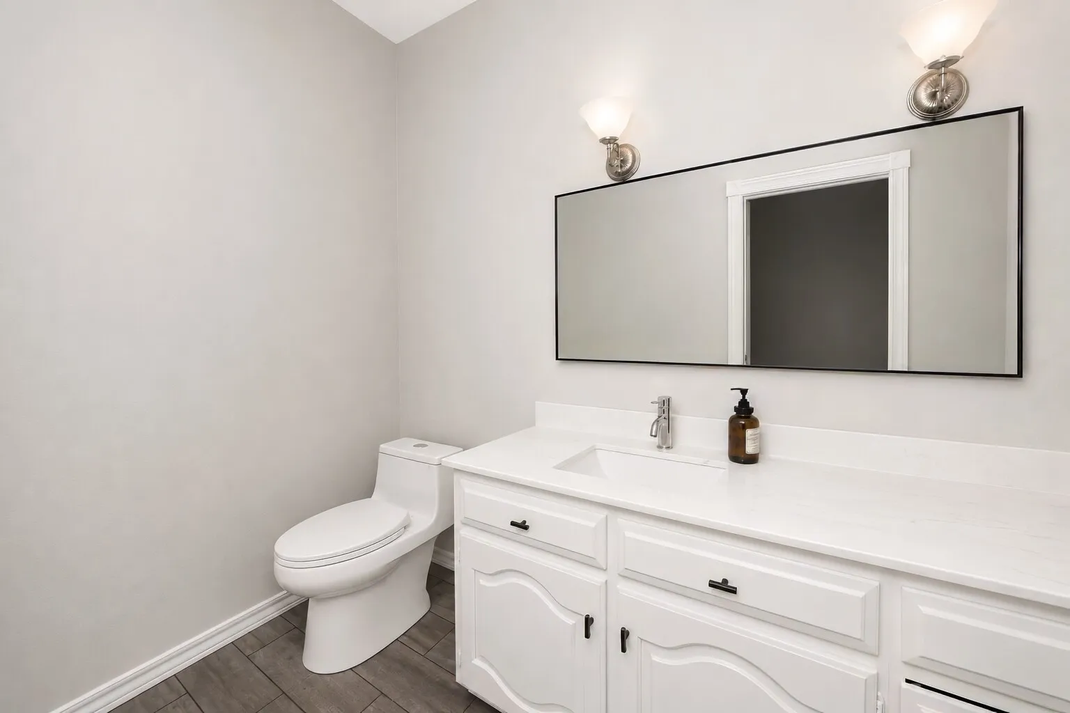 Single Family Residence For Sale in Tarrant County , 7400 Golf Club Drive, Fort Worth, Texas 76179, 5 Bedroom, 6 Bathroom, 2 Garage spaces, 4,317 Sqft, built in 1983, mls#21313433, Real Estate Agent in Fort Worth, Homes For Sale in Tarrant county, Homes For Sale in Fort Worth, Realtor in Fort Worth Texas, Real Estate Brokerage Independent Realty Texas, Luminita Cordes Realtor