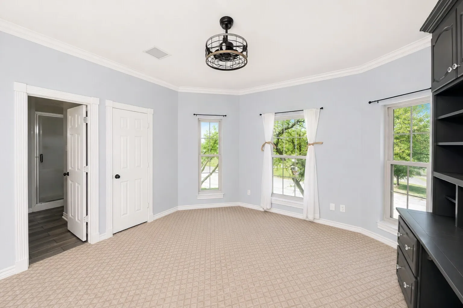 Single Family Residence For Sale in Tarrant County , 7400 Golf Club Drive, Fort Worth, Texas 76179, 5 Bedroom, 6 Bathroom, 2 Garage spaces, 4,317 Sqft, built in 1983, mls#21313433, Real Estate Agent in Fort Worth, Homes For Sale in Tarrant county, Homes For Sale in Fort Worth, Realtor in Fort Worth Texas, Real Estate Brokerage Independent Realty Texas, Luminita Cordes Realtor