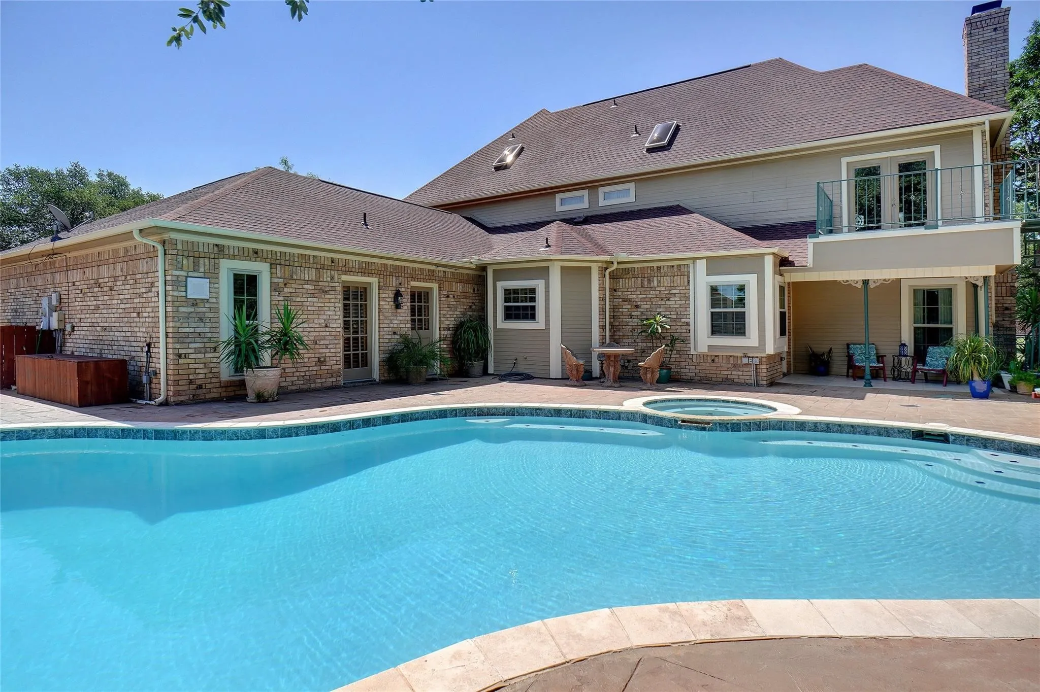 Single Family Residence For Sale in Tarrant County , 7400 Golf Club Drive, Fort Worth, Texas 76179, 5 Bedroom, 6 Bathroom, 2 Garage spaces, 4,317 Sqft, built in 1983, mls#21313433, Real Estate Agent in Fort Worth, Homes For Sale in Tarrant county, Homes For Sale in Fort Worth, Realtor in Fort Worth Texas, Real Estate Brokerage Independent Realty Texas, Luminita Cordes Realtor