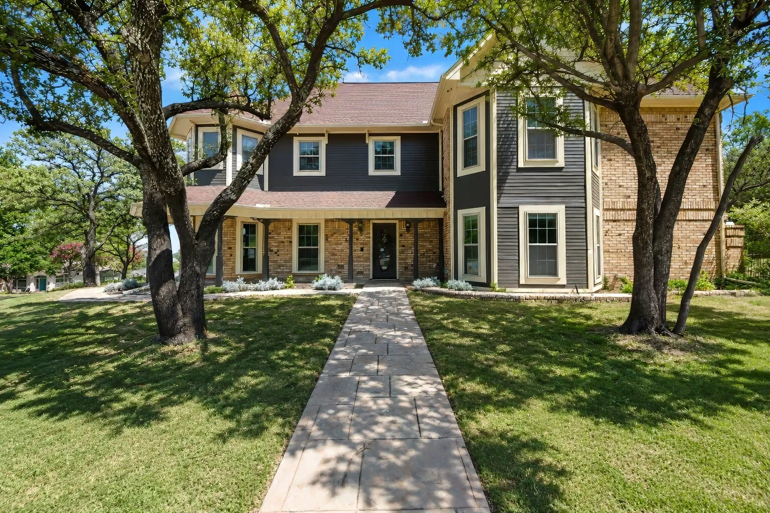 Single Family Residence For Sale in Tarrant County , 7400 Golf Club Drive, Fort Worth, Texas 76179, 5 Bedroom, 6 Bathroom, 2 Garage spaces, 4,317 Sqft, built in 1983, mls#21313433, Real Estate Agent in Fort Worth, Homes For Sale in Tarrant county, Homes For Sale in Fort Worth, Realtor in Fort Worth Texas, Real Estate Brokerage Independent Realty Texas, Luminita Cordes Realtor