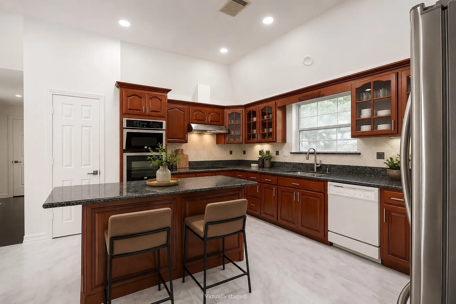 Huge kitchen with eat in kitchen area, breakfast nook