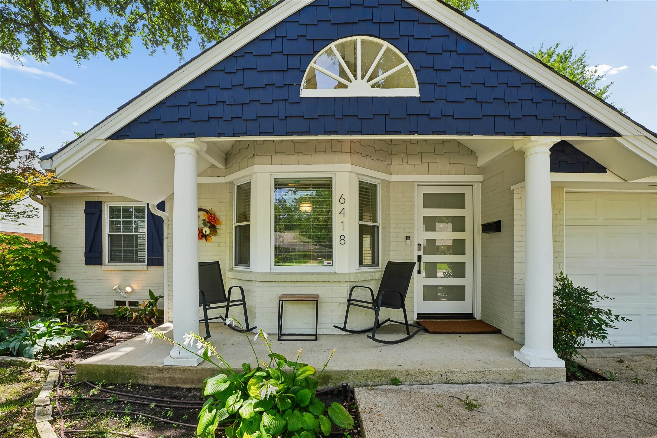 Single Family Residence For Sale in Dallas County , 6418 Axton Lane, Dallas, Texas 75214, 2 Bedroom, 2 Bathroom, 2 Garage spaces, 1,568 Sqft, built in 1953, mls#21317396, Real Estate Agent in Dallas, Homes For Sale in Dallas county, Homes For Sale in Dallas, Realtor in Dallas Texas, Real Estate Brokerage Independent Realty Texas, Luminita Cordes Realtor