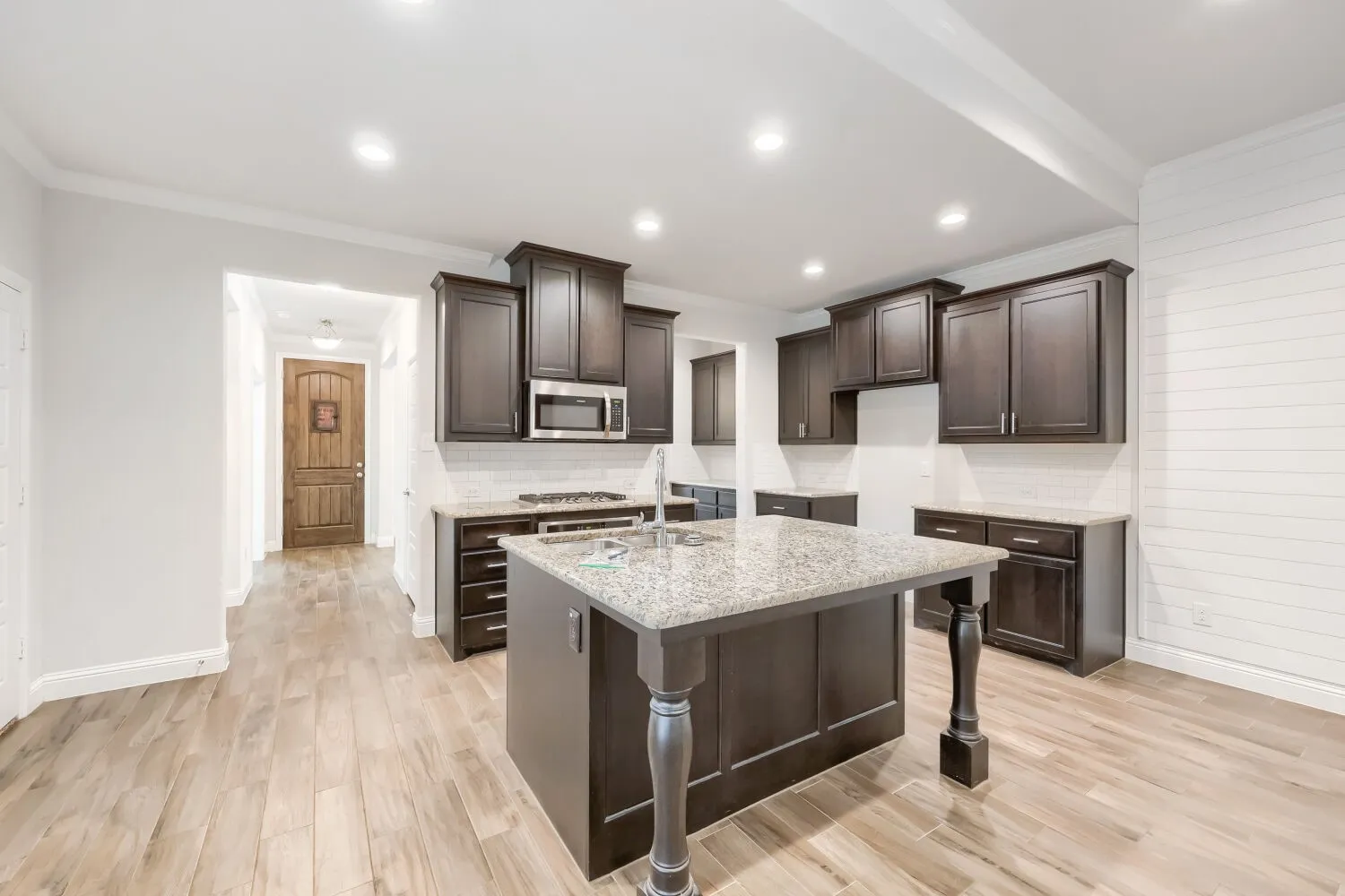 Single Family Residence For Rent in Denton County , 716 10th Street, Argyle, Texas 76226, 3 Bedroom, 2 Bathroom, 1 Garage spaces, 2,289 Sqft, built in 2018, mls#21320857, Real Estate Agent in Argyle, Homes For Rent in Denton county, Homes For Rent in Argyle, Realtor in Argyle Texas, Real Estate Brokerage Independent Realty Texas, Luminita Cordes Realtor