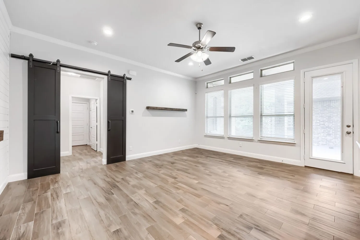 Single Family Residence For Rent in Denton County , 716 10th Street, Argyle, Texas 76226, 3 Bedroom, 2 Bathroom, 1 Garage spaces, 2,289 Sqft, built in 2018, mls#21320857, Real Estate Agent in Argyle, Homes For Rent in Denton county, Homes For Rent in Argyle, Realtor in Argyle Texas, Real Estate Brokerage Independent Realty Texas, Luminita Cordes Realtor