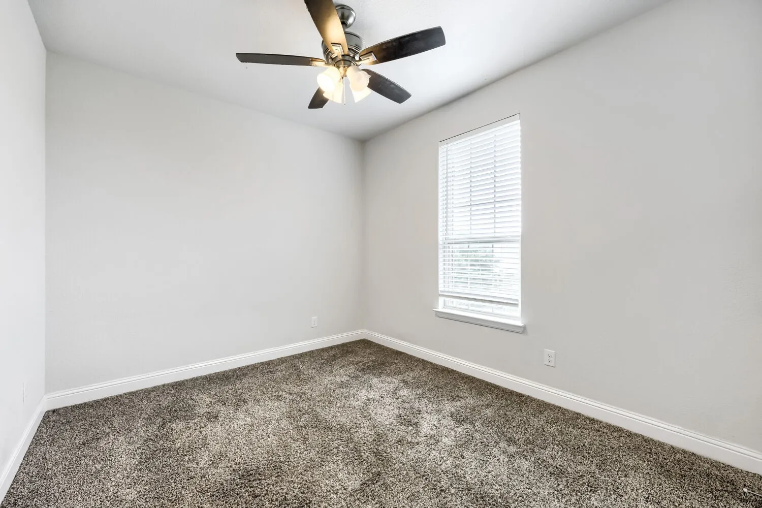 Single Family Residence For Rent in Denton County , 716 10th Street, Argyle, Texas 76226, 3 Bedroom, 2 Bathroom, 1 Garage spaces, 2,289 Sqft, built in 2018, mls#21320857, Real Estate Agent in Argyle, Homes For Rent in Denton county, Homes For Rent in Argyle, Realtor in Argyle Texas, Real Estate Brokerage Independent Realty Texas, Luminita Cordes Realtor