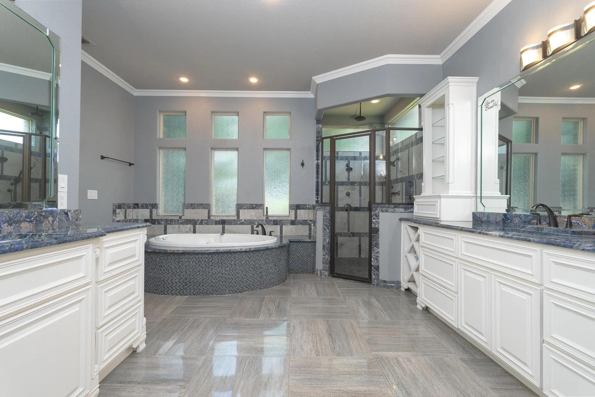 Single Family Residence For Sale in Taylor County , 302 Southwind Circle, Abilene, Texas 79602, 4 Bedroom, 5 Bathroom, 2 Garage spaces, 4,838 Sqft, built in 2012, mls#21315546, Real Estate Agent in Abilene, Homes For Sale in Taylor county, Homes For Sale in Abilene, Realtor in Abilene Texas, Real Estate Brokerage Independent Realty Texas, Luminita Cordes Realtor