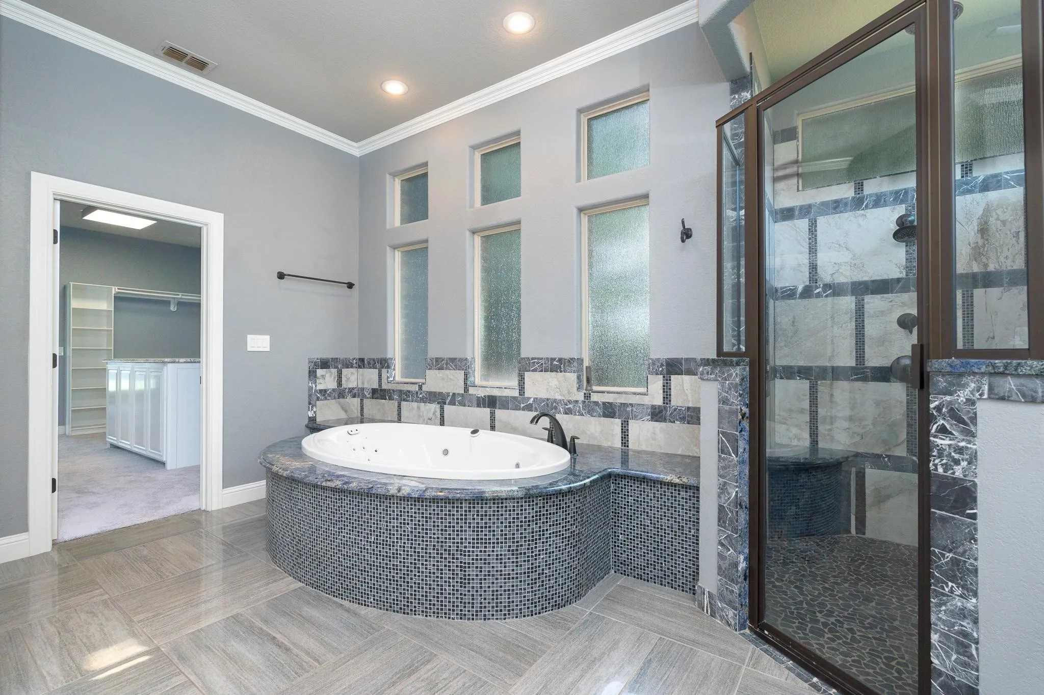 Single Family Residence For Sale in Taylor County , 302 Southwind Circle, Abilene, Texas 79602, 4 Bedroom, 5 Bathroom, 2 Garage spaces, 4,838 Sqft, built in 2012, mls#21315546, Real Estate Agent in Abilene, Homes For Sale in Taylor county, Homes For Sale in Abilene, Realtor in Abilene Texas, Real Estate Brokerage Independent Realty Texas, Luminita Cordes Realtor