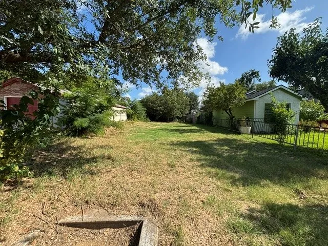Improved Land For Sale in Dallas County , 2023 Angelina Drive, Dallas, Texas 75212, 0, 0, Garage spaces, 0 Sqft, built in 1946, Price $169,000, mls#21320827, Real Estate Agent in Dallas, Homes For Sale in Dallas county, Homes For Sale in Dallas, Realtor in Dallas Texas, Real Estate Brokerage Independent Realty Texas, Luminita Cordes Realtor