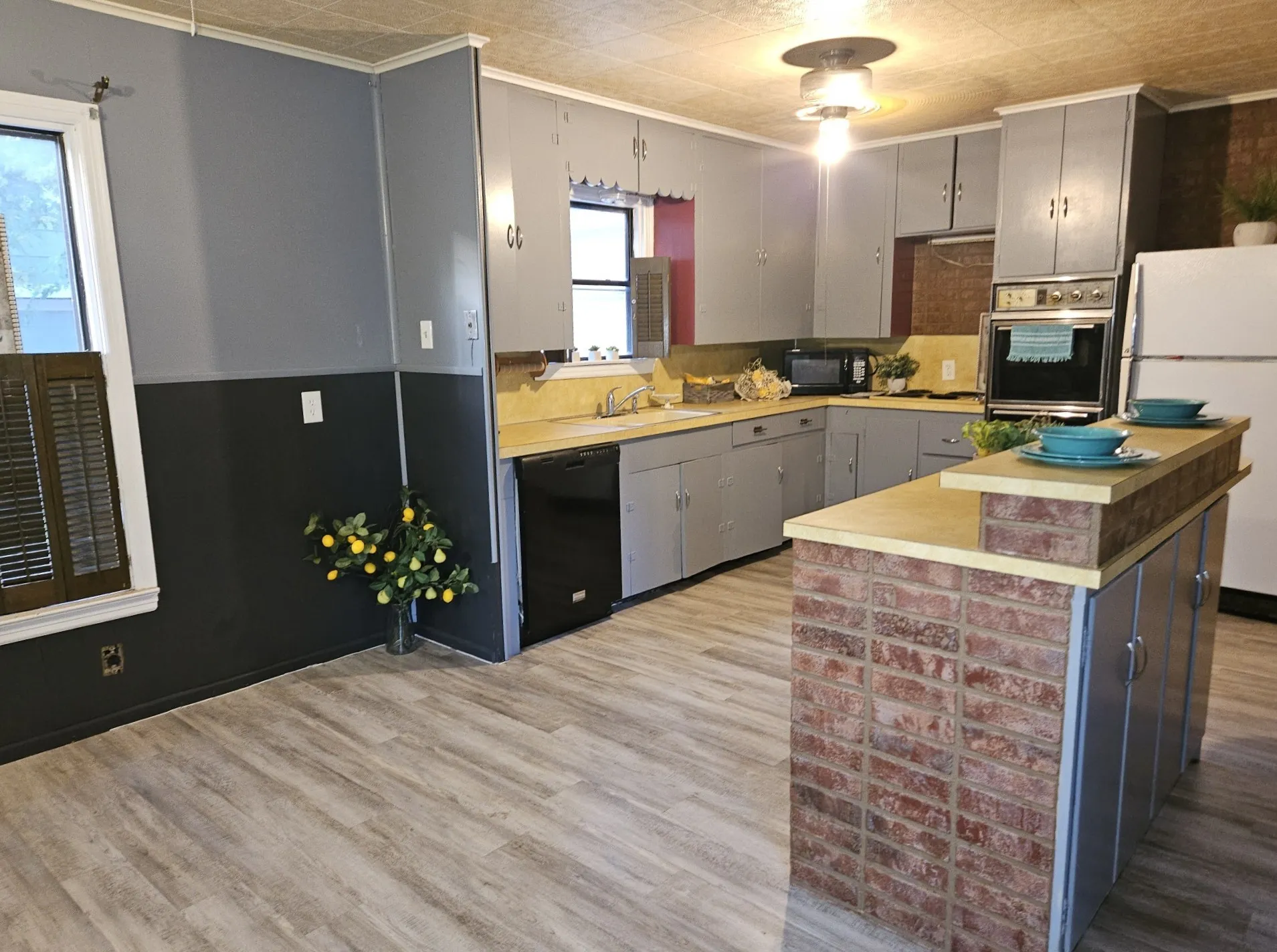 Single Family Residence For Sale in Taylor County , 1141 Westridge Drive, Abilene, Texas 79605, 3 Bedroom, 2 Bathroom, 1 Garage spaces, 1,583 Sqft, built in 1950, mls#21320869, Real Estate Agent in Abilene, Homes For Sale in Taylor county, Homes For Sale in Abilene, Realtor in Abilene Texas, Real Estate Brokerage Independent Realty Texas, Luminita Cordes Realtor