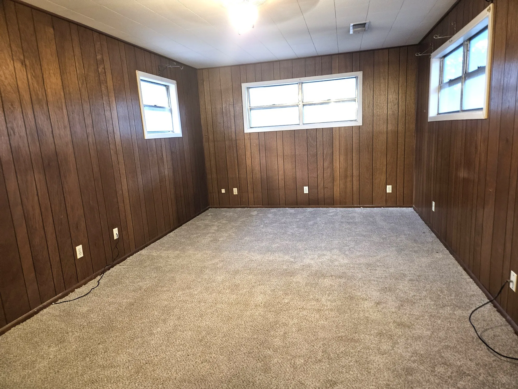 Single Family Residence For Sale in Taylor County , 1141 Westridge Drive, Abilene, Texas 79605, 3 Bedroom, 2 Bathroom, 1 Garage spaces, 1,583 Sqft, built in 1950, mls#21320869, Real Estate Agent in Abilene, Homes For Sale in Taylor county, Homes For Sale in Abilene, Realtor in Abilene Texas, Real Estate Brokerage Independent Realty Texas, Luminita Cordes Realtor
