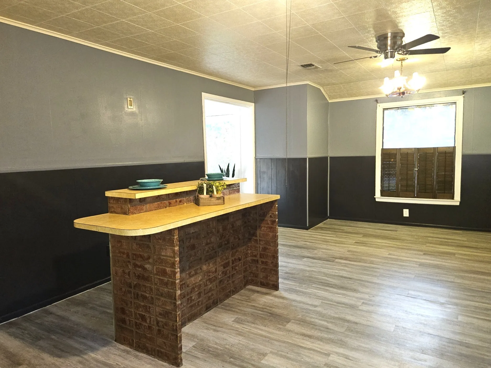 Single Family Residence For Sale in Taylor County , 1141 Westridge Drive, Abilene, Texas 79605, 3 Bedroom, 2 Bathroom, 1 Garage spaces, 1,583 Sqft, built in 1950, mls#21320869, Real Estate Agent in Abilene, Homes For Sale in Taylor county, Homes For Sale in Abilene, Realtor in Abilene Texas, Real Estate Brokerage Independent Realty Texas, Luminita Cordes Realtor