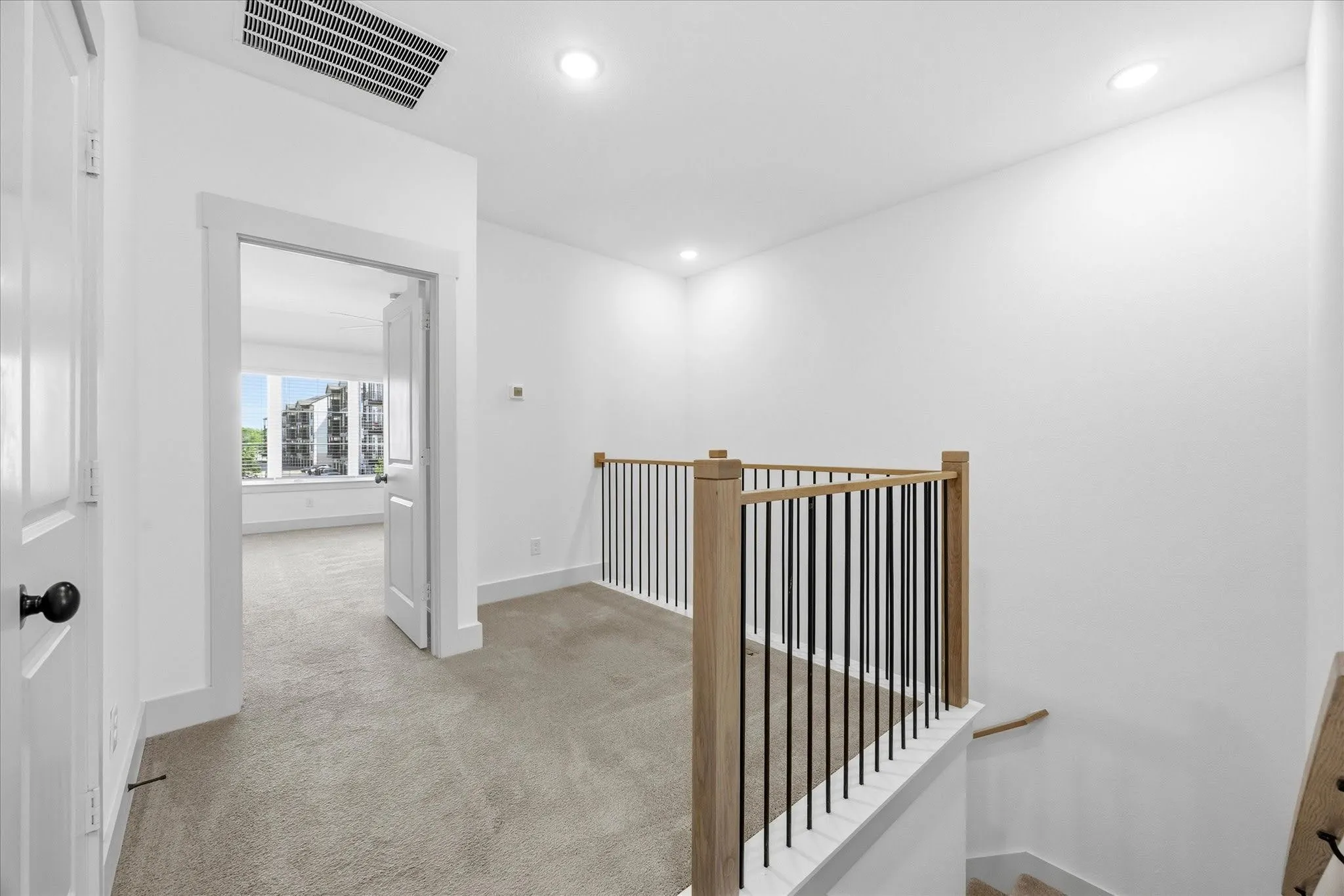 Townhouse For Rent in Tarrant County , 818 Trace Hawk Lane, Arlington, Texas 76005, 3 Bedroom, 3 Bathroom, 2 Garage spaces, 1,675 Sqft, built in 2021, mls#21320835, Real Estate Agent in Arlington, Homes For Rent in Tarrant county, Homes For Rent in Arlington, Realtor in Arlington Texas, Real Estate Brokerage Independent Realty Texas, Luminita Cordes Realtor