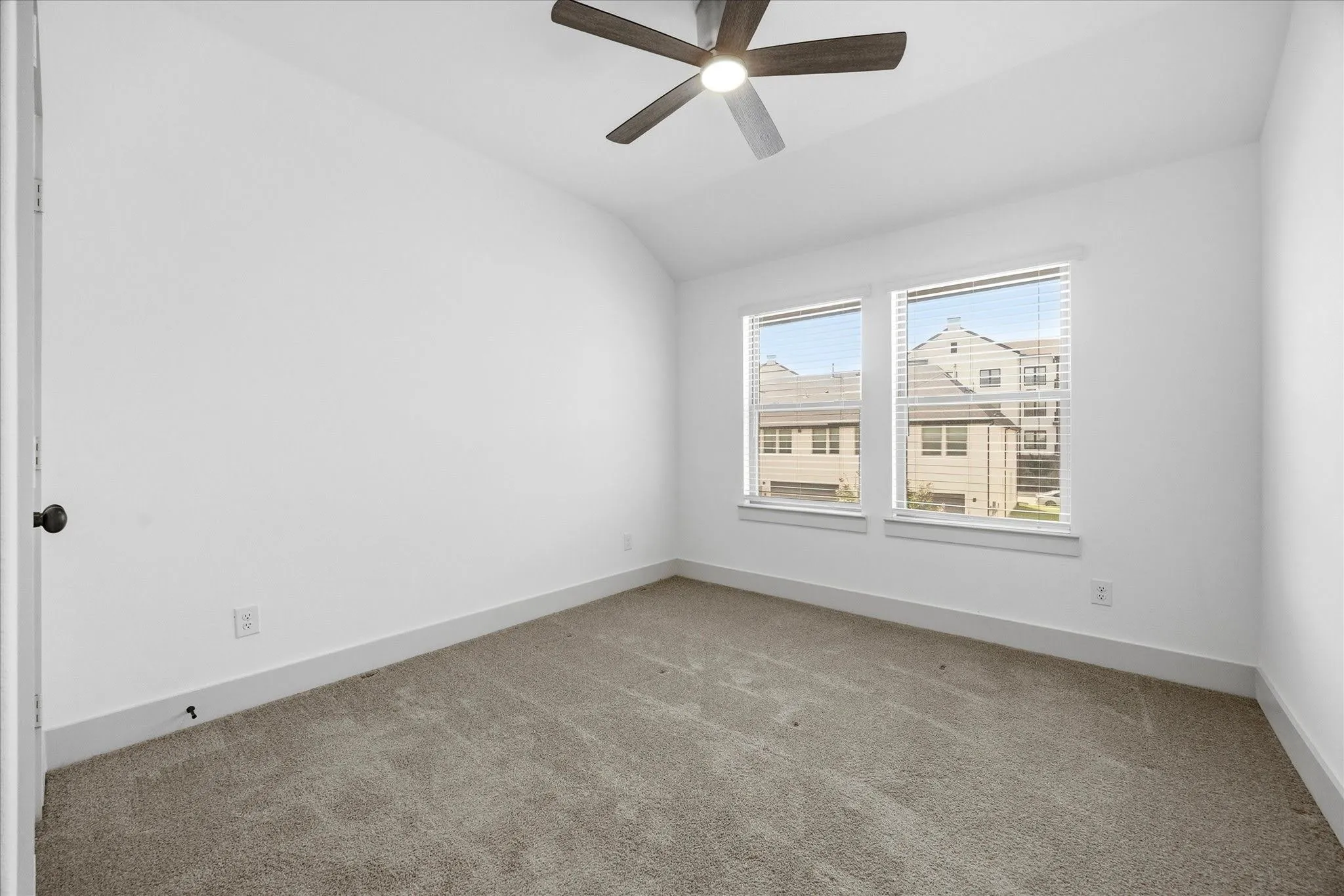 Townhouse For Rent in Tarrant County , 818 Trace Hawk Lane, Arlington, Texas 76005, 3 Bedroom, 3 Bathroom, 2 Garage spaces, 1,675 Sqft, built in 2021, mls#21320835, Real Estate Agent in Arlington, Homes For Rent in Tarrant county, Homes For Rent in Arlington, Realtor in Arlington Texas, Real Estate Brokerage Independent Realty Texas, Luminita Cordes Realtor