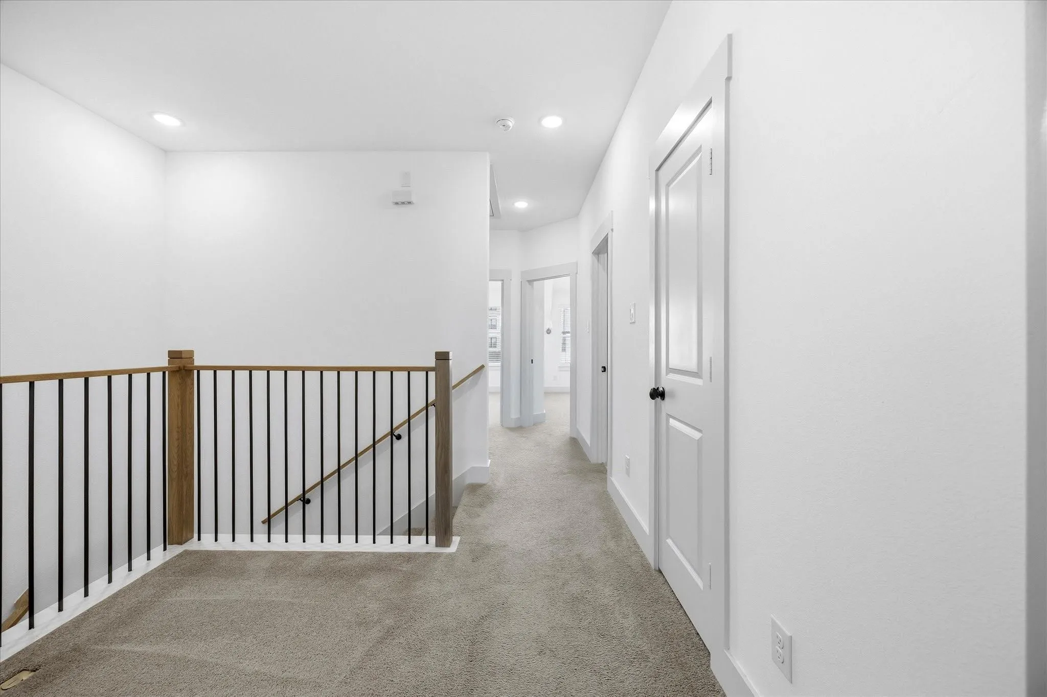 Townhouse For Rent in Tarrant County , 818 Trace Hawk Lane, Arlington, Texas 76005, 3 Bedroom, 3 Bathroom, 2 Garage spaces, 1,675 Sqft, built in 2021, mls#21320835, Real Estate Agent in Arlington, Homes For Rent in Tarrant county, Homes For Rent in Arlington, Realtor in Arlington Texas, Real Estate Brokerage Independent Realty Texas, Luminita Cordes Realtor