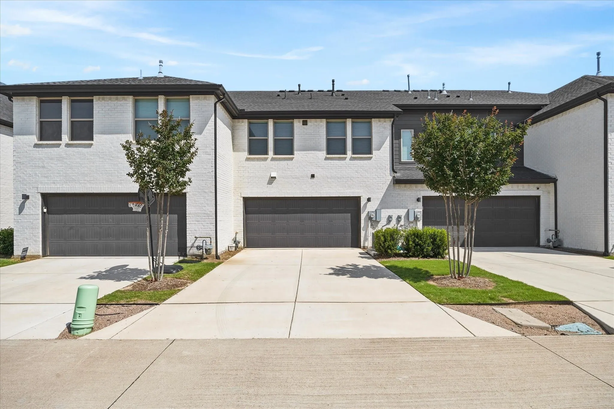 Townhouse For Rent in Tarrant County , 818 Trace Hawk Lane, Arlington, Texas 76005, 3 Bedroom, 3 Bathroom, 2 Garage spaces, 1,675 Sqft, built in 2021, mls#21320835, Real Estate Agent in Arlington, Homes For Rent in Tarrant county, Homes For Rent in Arlington, Realtor in Arlington Texas, Real Estate Brokerage Independent Realty Texas, Luminita Cordes Realtor
