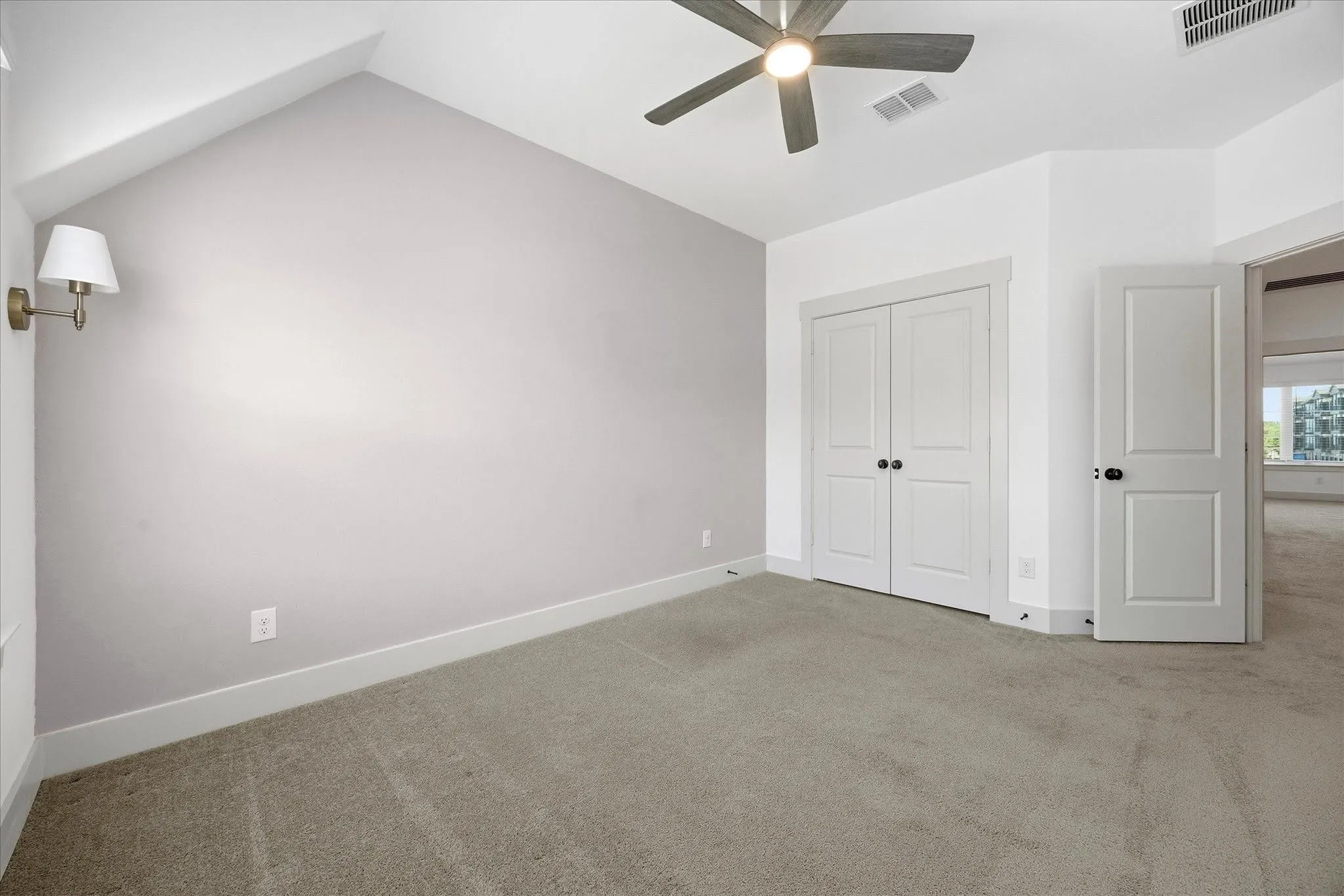 Townhouse For Rent in Tarrant County , 818 Trace Hawk Lane, Arlington, Texas 76005, 3 Bedroom, 3 Bathroom, 2 Garage spaces, 1,675 Sqft, built in 2021, mls#21320835, Real Estate Agent in Arlington, Homes For Rent in Tarrant county, Homes For Rent in Arlington, Realtor in Arlington Texas, Real Estate Brokerage Independent Realty Texas, Luminita Cordes Realtor