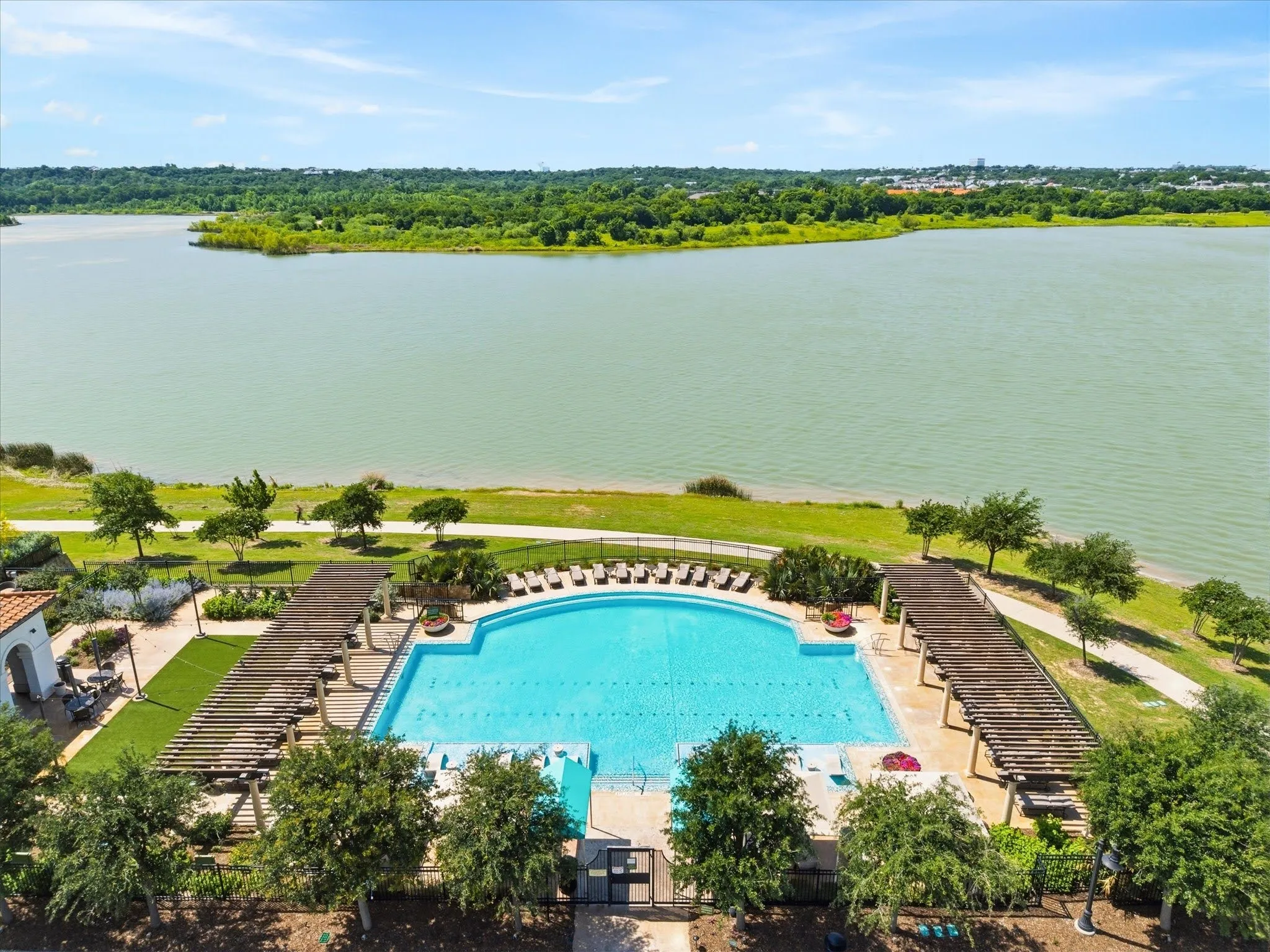 Townhouse For Rent in Tarrant County , 818 Trace Hawk Lane, Arlington, Texas 76005, 3 Bedroom, 3 Bathroom, 2 Garage spaces, 1,675 Sqft, built in 2021, mls#21320835, Real Estate Agent in Arlington, Homes For Rent in Tarrant county, Homes For Rent in Arlington, Realtor in Arlington Texas, Real Estate Brokerage Independent Realty Texas, Luminita Cordes Realtor