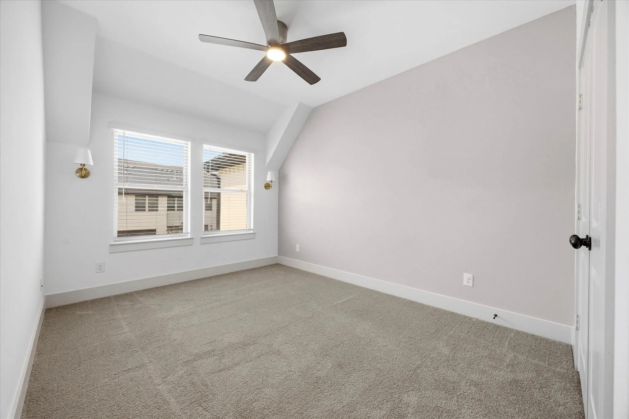 Townhouse For Rent in Tarrant County , 818 Trace Hawk Lane, Arlington, Texas 76005, 3 Bedroom, 3 Bathroom, 2 Garage spaces, 1,675 Sqft, built in 2021, mls#21320835, Real Estate Agent in Arlington, Homes For Rent in Tarrant county, Homes For Rent in Arlington, Realtor in Arlington Texas, Real Estate Brokerage Independent Realty Texas, Luminita Cordes Realtor