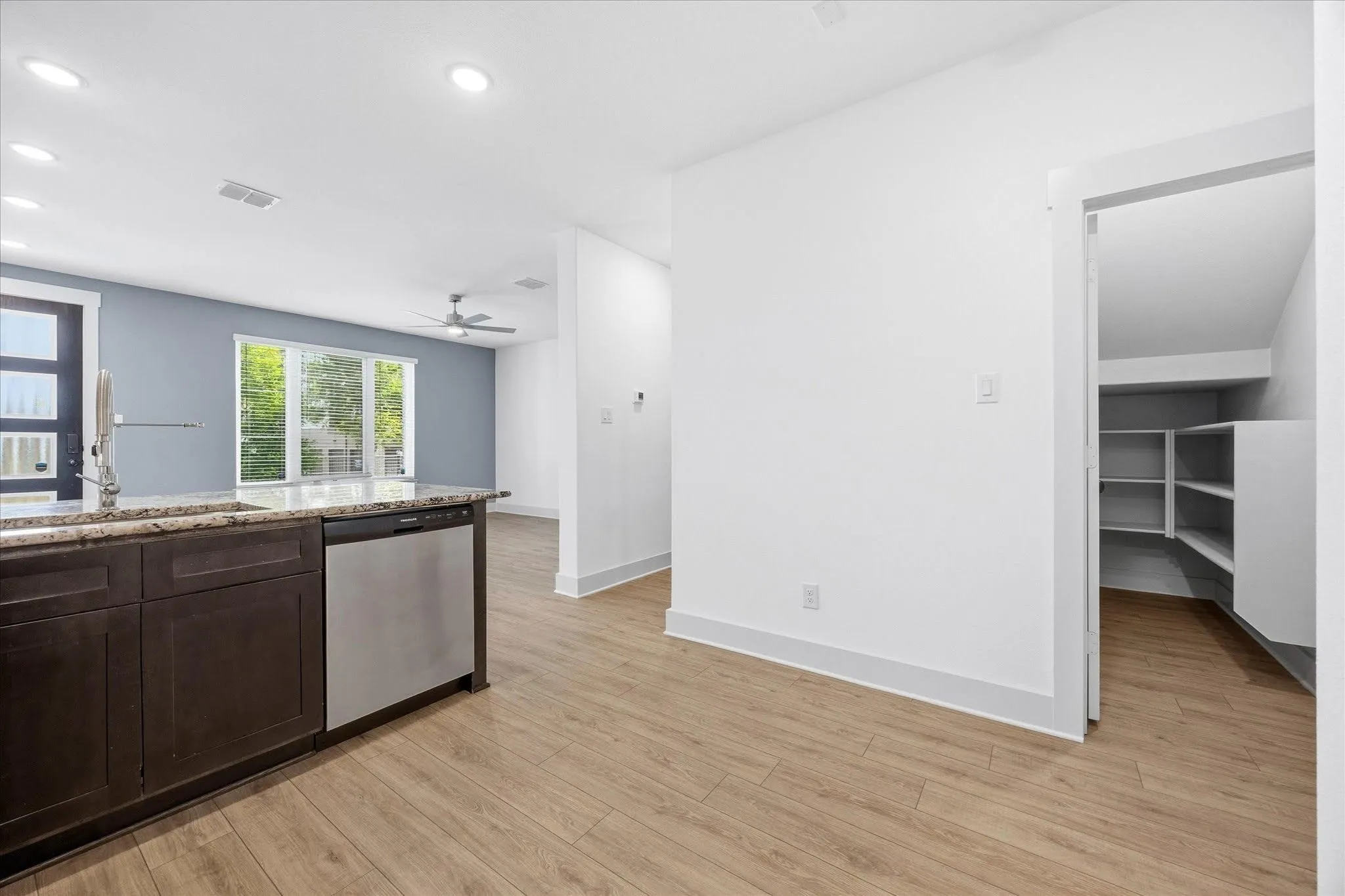 Townhouse For Rent in Tarrant County , 818 Trace Hawk Lane, Arlington, Texas 76005, 3 Bedroom, 3 Bathroom, 2 Garage spaces, 1,675 Sqft, built in 2021, mls#21320835, Real Estate Agent in Arlington, Homes For Rent in Tarrant county, Homes For Rent in Arlington, Realtor in Arlington Texas, Real Estate Brokerage Independent Realty Texas, Luminita Cordes Realtor