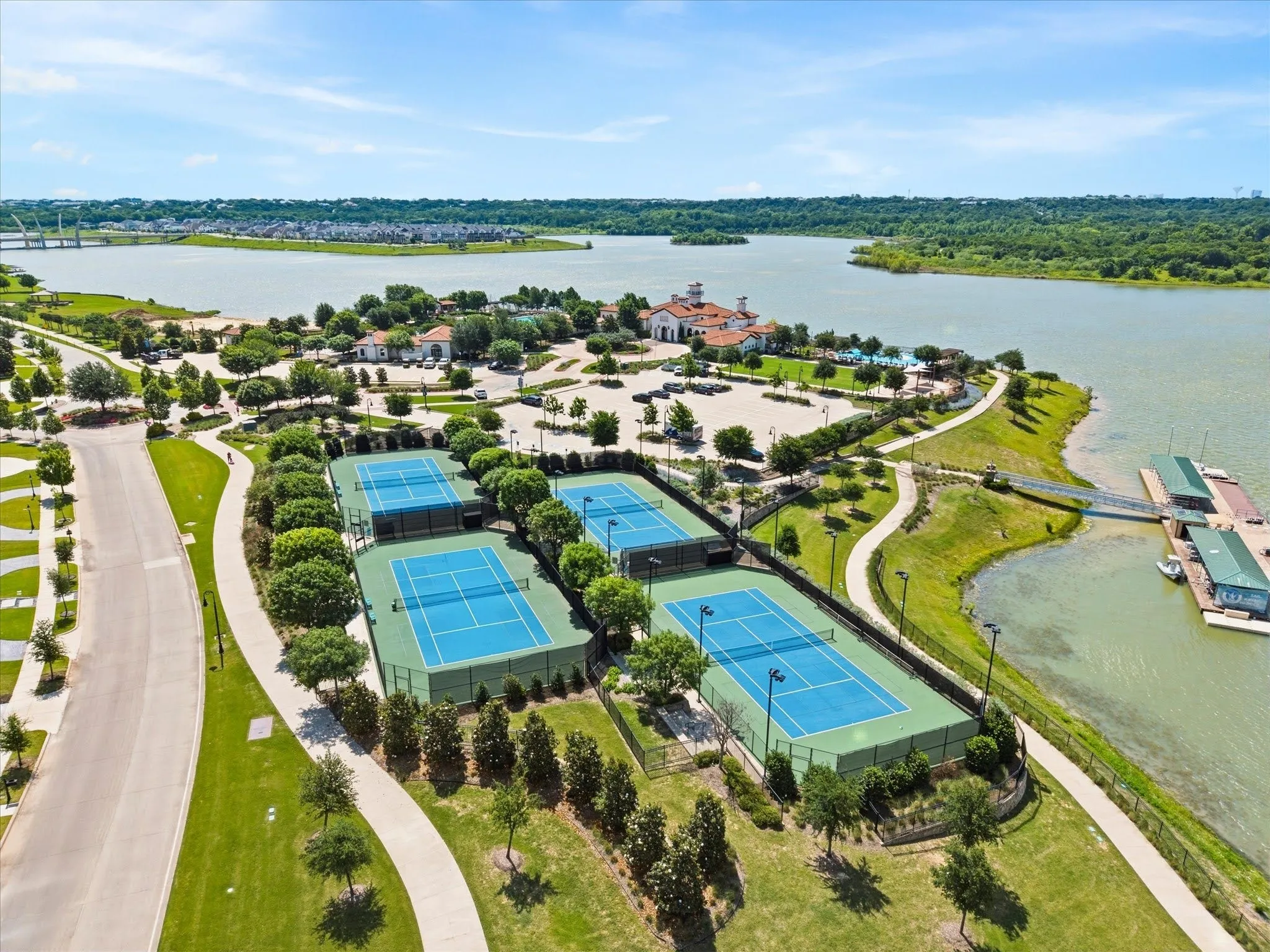 Townhouse For Rent in Tarrant County , 818 Trace Hawk Lane, Arlington, Texas 76005, 3 Bedroom, 3 Bathroom, 2 Garage spaces, 1,675 Sqft, built in 2021, mls#21320835, Real Estate Agent in Arlington, Homes For Rent in Tarrant county, Homes For Rent in Arlington, Realtor in Arlington Texas, Real Estate Brokerage Independent Realty Texas, Luminita Cordes Realtor