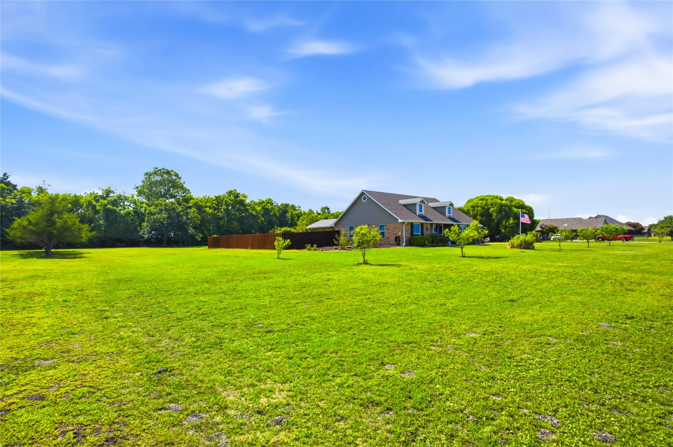 Single Family Residence For Sale in Fannin County , 119 Harli Drive, Trenton, Texas 75490, 3 Bedroom, 2 Bathroom, 2 Garage spaces, 1,860 Sqft, built in 2004, mls#21320830, Real Estate Agent in Trenton, Homes For Sale in Fannin county, Homes For Sale in Trenton, Realtor in Trenton Texas, Real Estate Brokerage Independent Realty Texas, Luminita Cordes Realtor