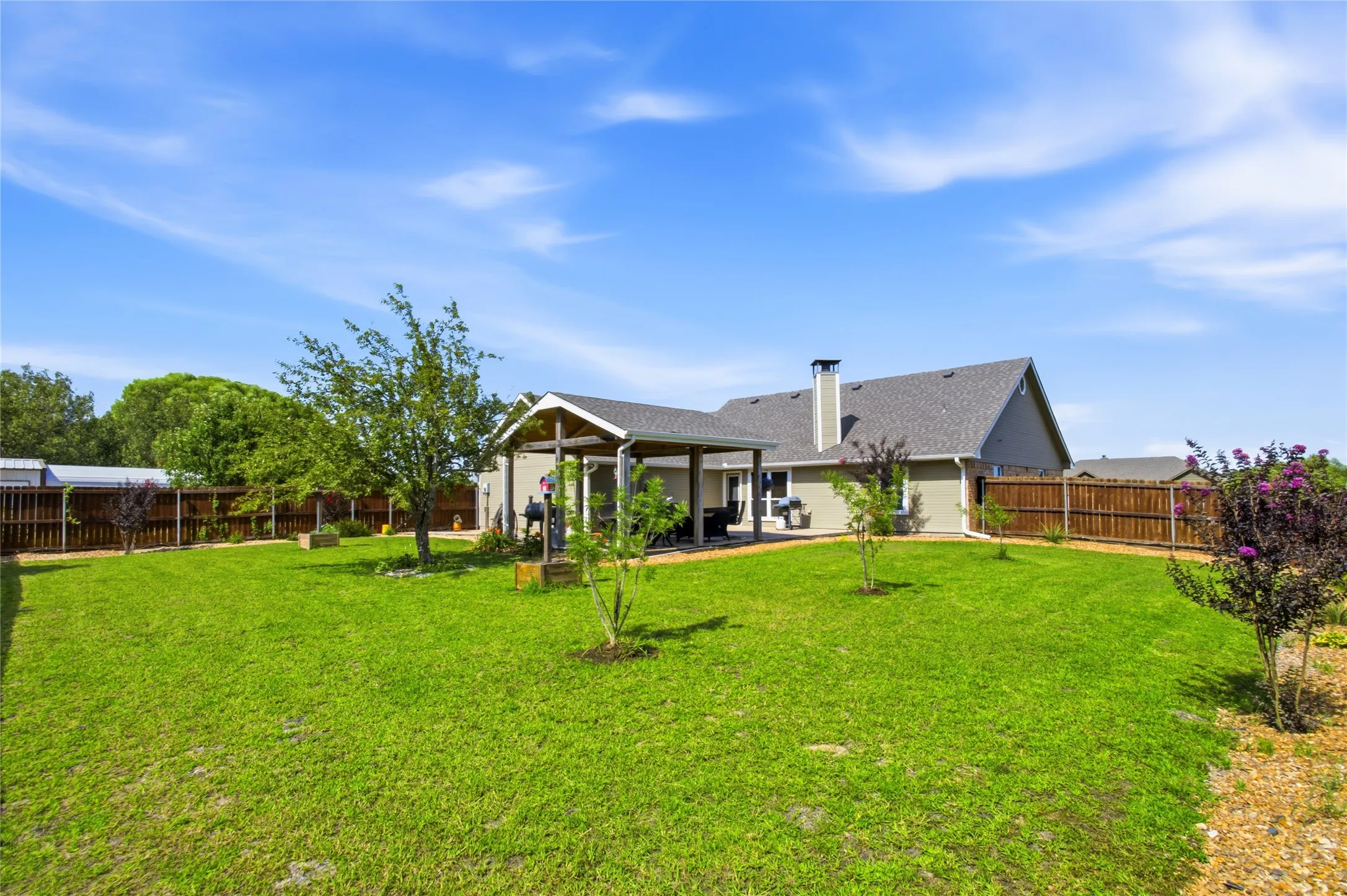 Single Family Residence For Sale in Fannin County , 119 Harli Drive, Trenton, Texas 75490, 3 Bedroom, 2 Bathroom, 2 Garage spaces, 1,860 Sqft, built in 2004, mls#21320830, Real Estate Agent in Trenton, Homes For Sale in Fannin county, Homes For Sale in Trenton, Realtor in Trenton Texas, Real Estate Brokerage Independent Realty Texas, Luminita Cordes Realtor