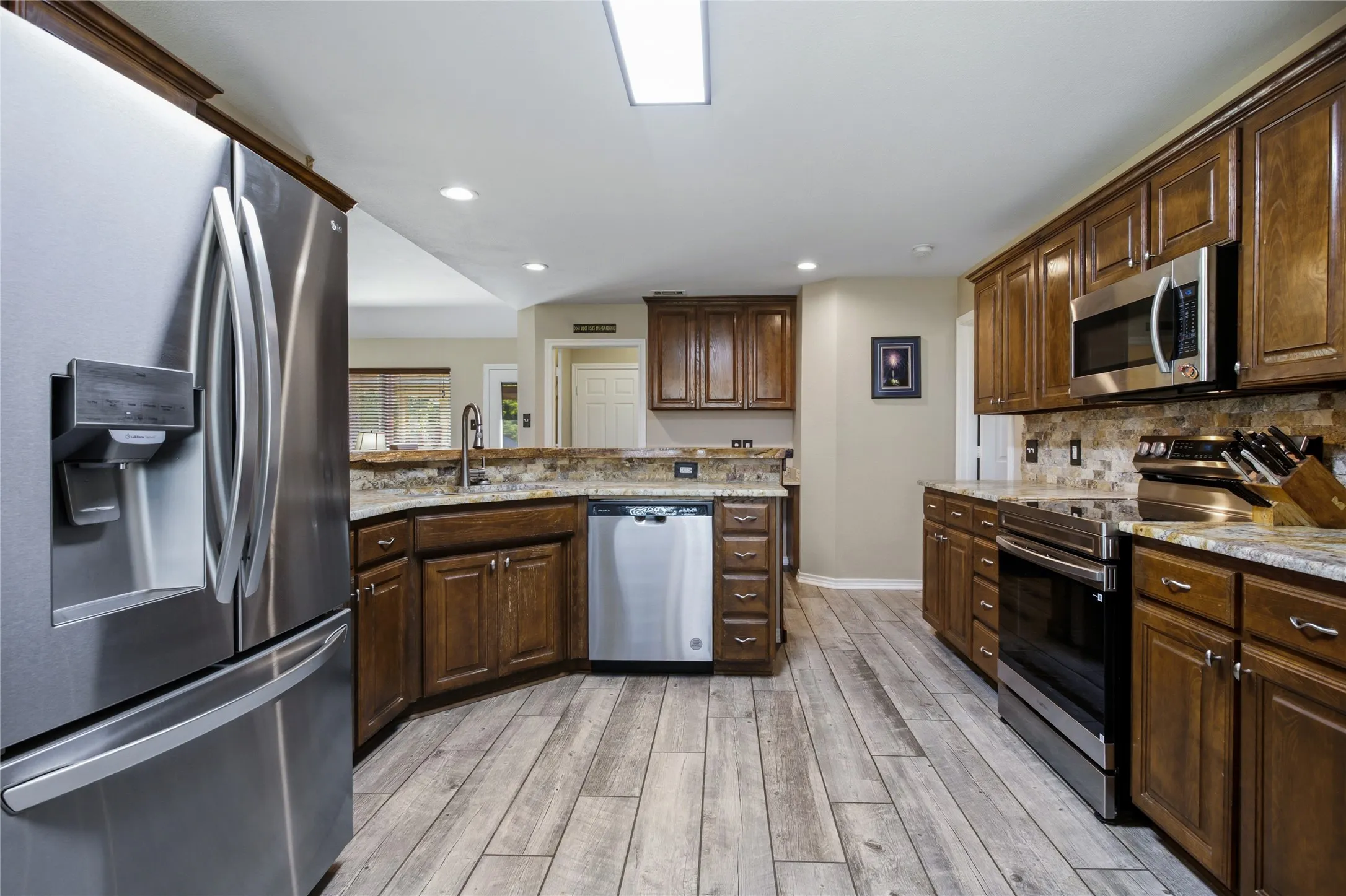 Single Family Residence For Sale in Fannin County , 119 Harli Drive, Trenton, Texas 75490, 3 Bedroom, 2 Bathroom, 2 Garage spaces, 1,860 Sqft, built in 2004, mls#21320830, Real Estate Agent in Trenton, Homes For Sale in Fannin county, Homes For Sale in Trenton, Realtor in Trenton Texas, Real Estate Brokerage Independent Realty Texas, Luminita Cordes Realtor