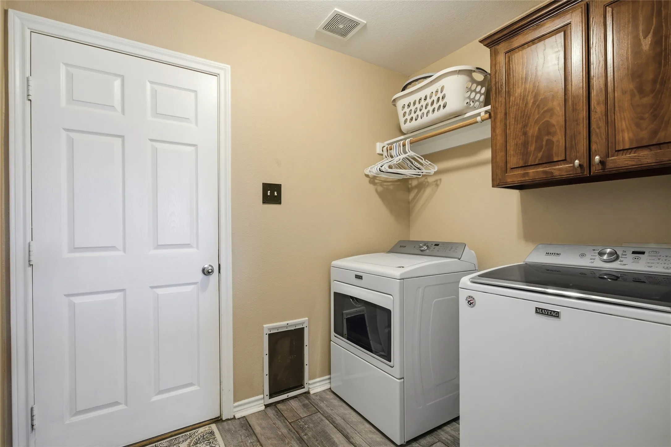 Single Family Residence For Sale in Fannin County , 119 Harli Drive, Trenton, Texas 75490, 3 Bedroom, 2 Bathroom, 2 Garage spaces, 1,860 Sqft, built in 2004, mls#21320830, Real Estate Agent in Trenton, Homes For Sale in Fannin county, Homes For Sale in Trenton, Realtor in Trenton Texas, Real Estate Brokerage Independent Realty Texas, Luminita Cordes Realtor