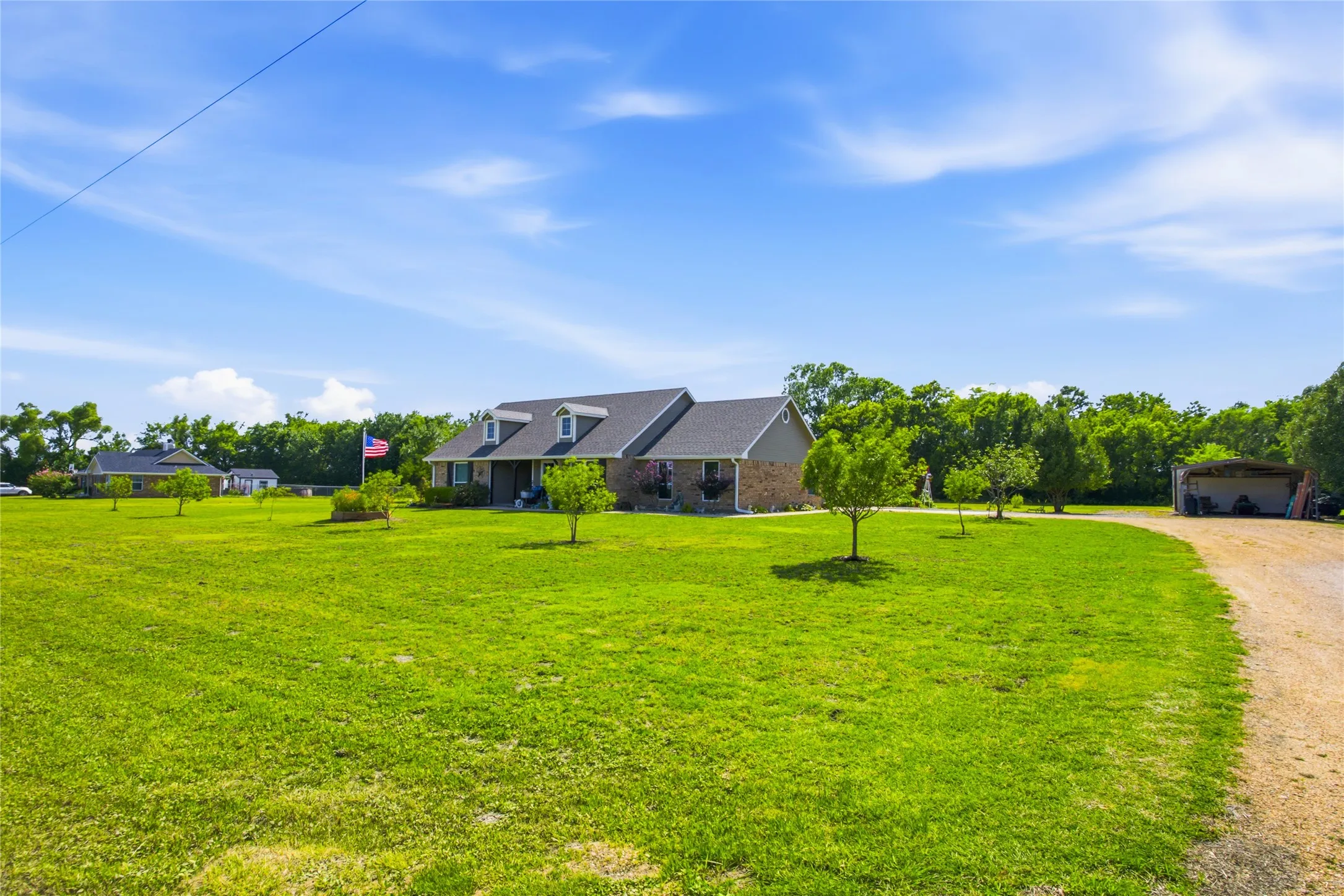 Single Family Residence For Sale in Fannin County , 119 Harli Drive, Trenton, Texas 75490, 3 Bedroom, 2 Bathroom, 2 Garage spaces, 1,860 Sqft, built in 2004, mls#21320830, Real Estate Agent in Trenton, Homes For Sale in Fannin county, Homes For Sale in Trenton, Realtor in Trenton Texas, Real Estate Brokerage Independent Realty Texas, Luminita Cordes Realtor
