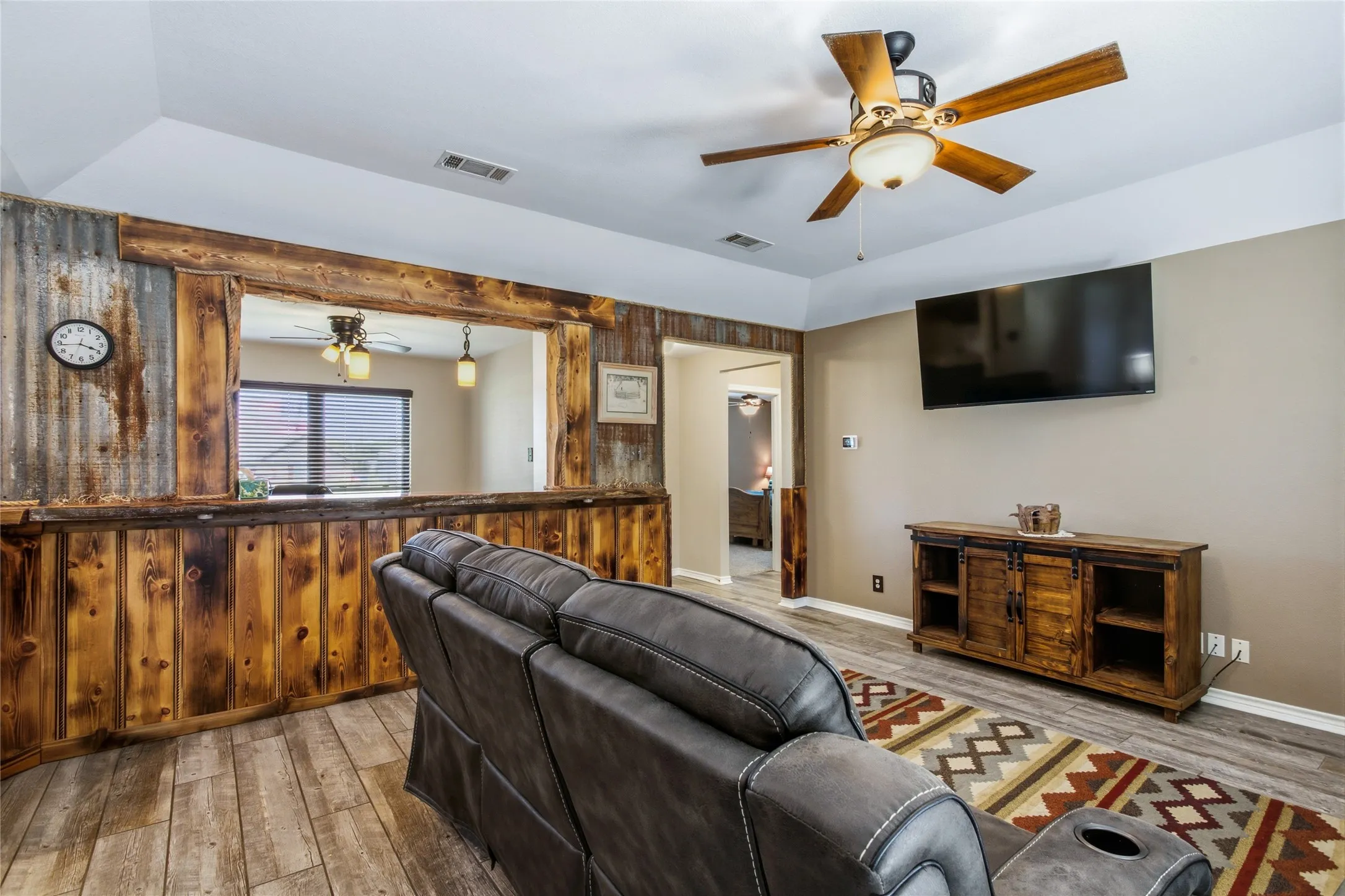 Single Family Residence For Sale in Fannin County , 119 Harli Drive, Trenton, Texas 75490, 3 Bedroom, 2 Bathroom, 2 Garage spaces, 1,860 Sqft, built in 2004, mls#21320830, Real Estate Agent in Trenton, Homes For Sale in Fannin county, Homes For Sale in Trenton, Realtor in Trenton Texas, Real Estate Brokerage Independent Realty Texas, Luminita Cordes Realtor