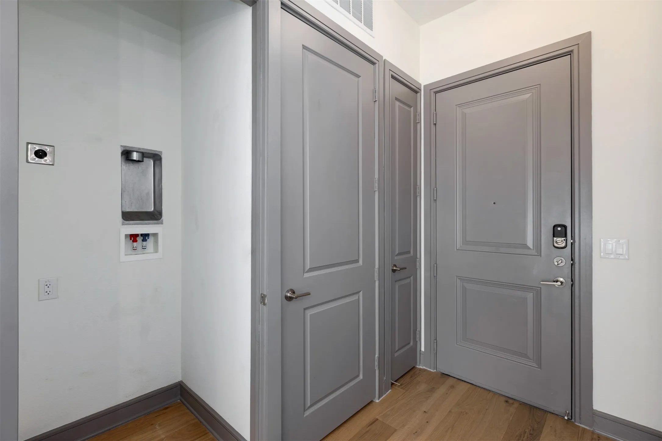 Condominium For Rent in Denton County , 2700 Old Denton Road 1044, Carrollton, Texas 75007, 2 Bedroom, 2 Bathroom, 2 Garage spaces, 1,273 Sqft, built in 2020, mls#21320881, Real Estate Agent in Carrollton, Homes For Rent in Denton county, Homes For Rent in Carrollton, Realtor in Carrollton Texas, Real Estate Brokerage Independent Realty Texas, Luminita Cordes Realtor