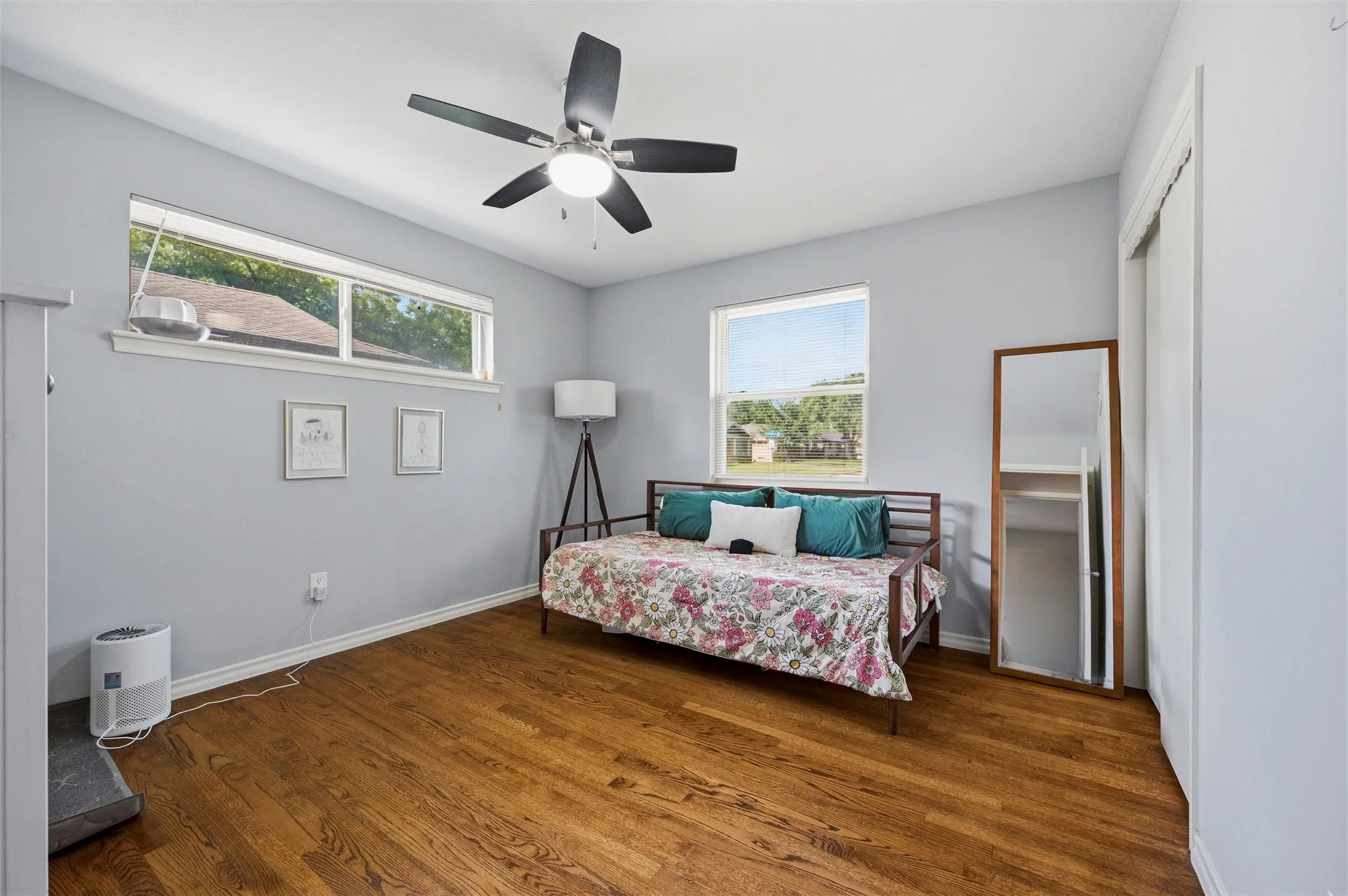 Single Family Residence For Sale in Dallas County , 2536 Saint Francis Avenue, Dallas, Texas 75228, 3 Bedroom, 2 Bathroom, 2 Garage spaces, 1,668 Sqft, built in 1965, mls#21316221, Real Estate Agent in Dallas, Homes For Sale in Dallas county, Homes For Sale in Dallas, Realtor in Dallas Texas, Real Estate Brokerage Independent Realty Texas, Luminita Cordes Realtor