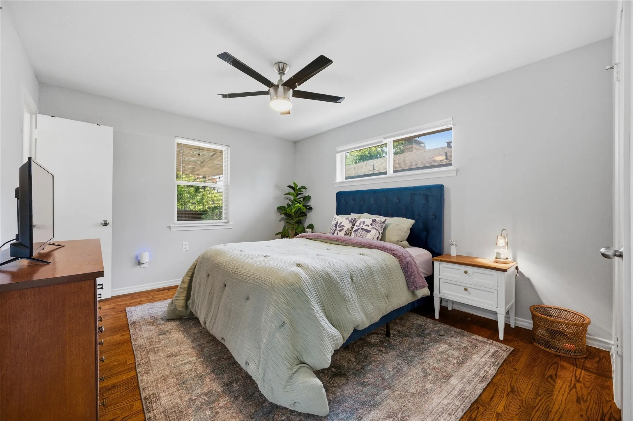Single Family Residence For Sale in Dallas County , 2536 Saint Francis Avenue, Dallas, Texas 75228, 3 Bedroom, 2 Bathroom, 2 Garage spaces, 1,668 Sqft, built in 1965, mls#21316221, Real Estate Agent in Dallas, Homes For Sale in Dallas county, Homes For Sale in Dallas, Realtor in Dallas Texas, Real Estate Brokerage Independent Realty Texas, Luminita Cordes Realtor
