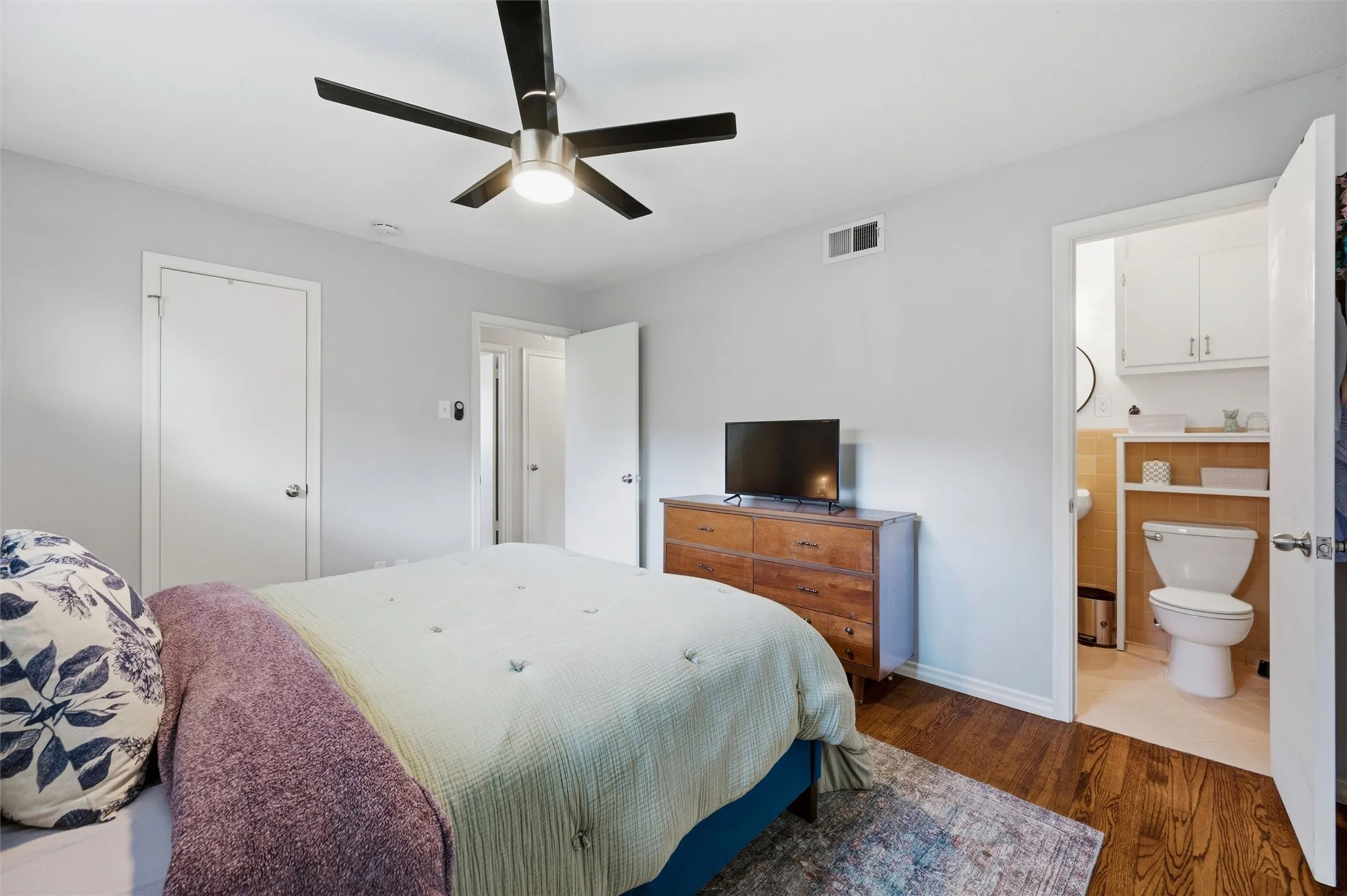 Single Family Residence For Sale in Dallas County , 2536 Saint Francis Avenue, Dallas, Texas 75228, 3 Bedroom, 2 Bathroom, 2 Garage spaces, 1,668 Sqft, built in 1965, mls#21316221, Real Estate Agent in Dallas, Homes For Sale in Dallas county, Homes For Sale in Dallas, Realtor in Dallas Texas, Real Estate Brokerage Independent Realty Texas, Luminita Cordes Realtor