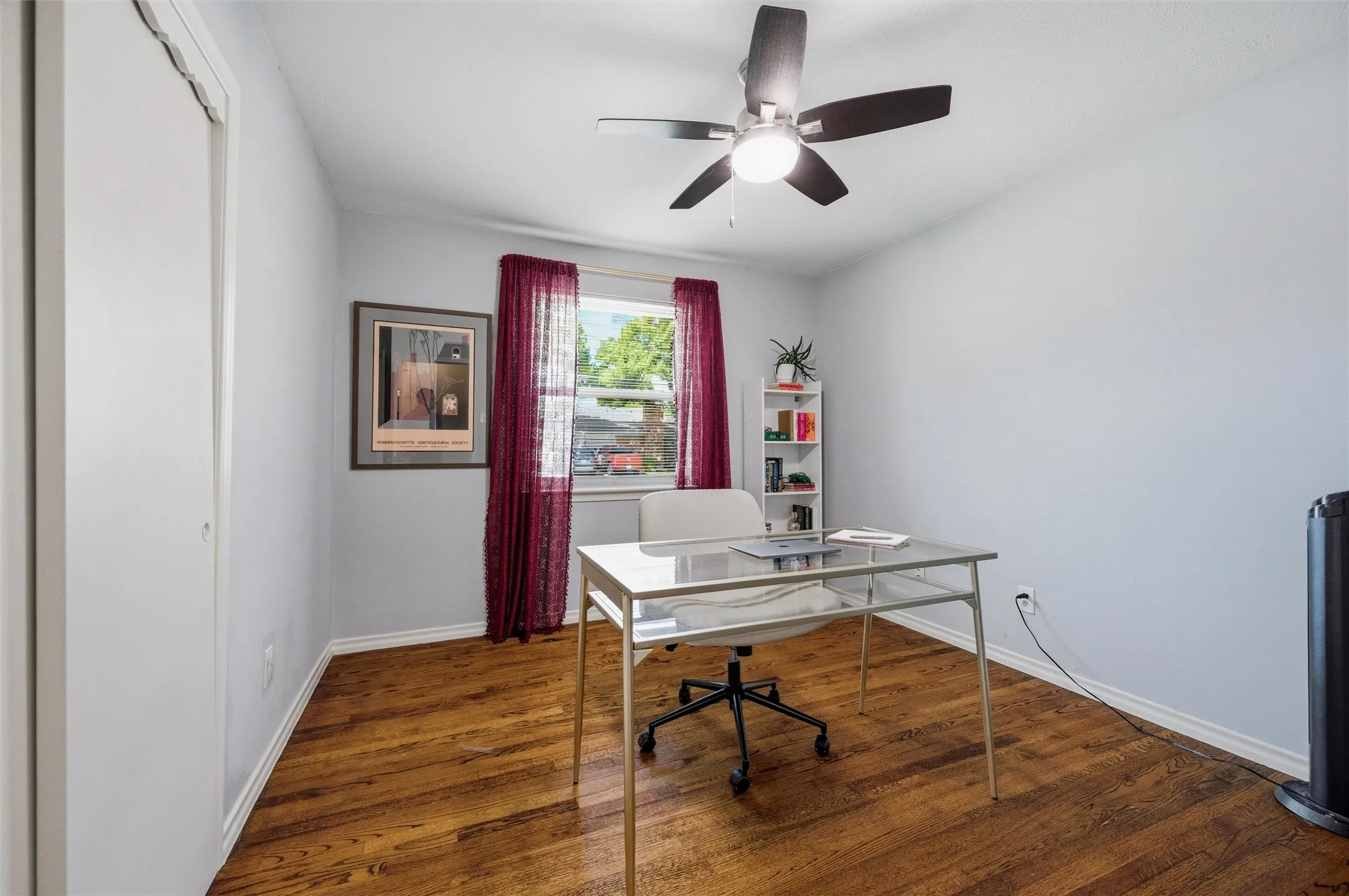 Single Family Residence For Sale in Dallas County , 2536 Saint Francis Avenue, Dallas, Texas 75228, 3 Bedroom, 2 Bathroom, 2 Garage spaces, 1,668 Sqft, built in 1965, mls#21316221, Real Estate Agent in Dallas, Homes For Sale in Dallas county, Homes For Sale in Dallas, Realtor in Dallas Texas, Real Estate Brokerage Independent Realty Texas, Luminita Cordes Realtor