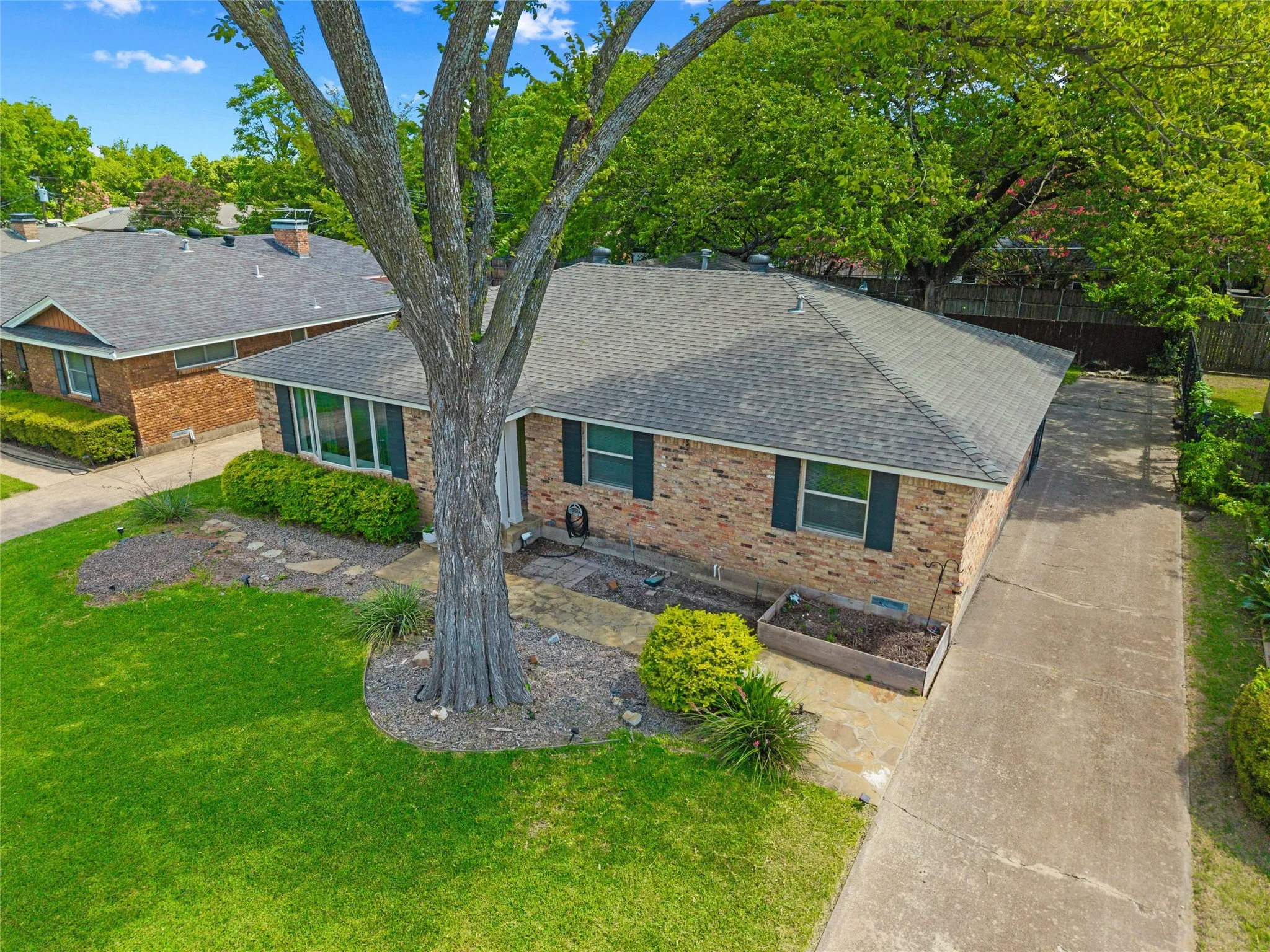 Single Family Residence For Sale in Dallas County , 2536 Saint Francis Avenue, Dallas, Texas 75228, 3 Bedroom, 2 Bathroom, 2 Garage spaces, 1,668 Sqft, built in 1965, mls#21316221, Real Estate Agent in Dallas, Homes For Sale in Dallas county, Homes For Sale in Dallas, Realtor in Dallas Texas, Real Estate Brokerage Independent Realty Texas, Luminita Cordes Realtor