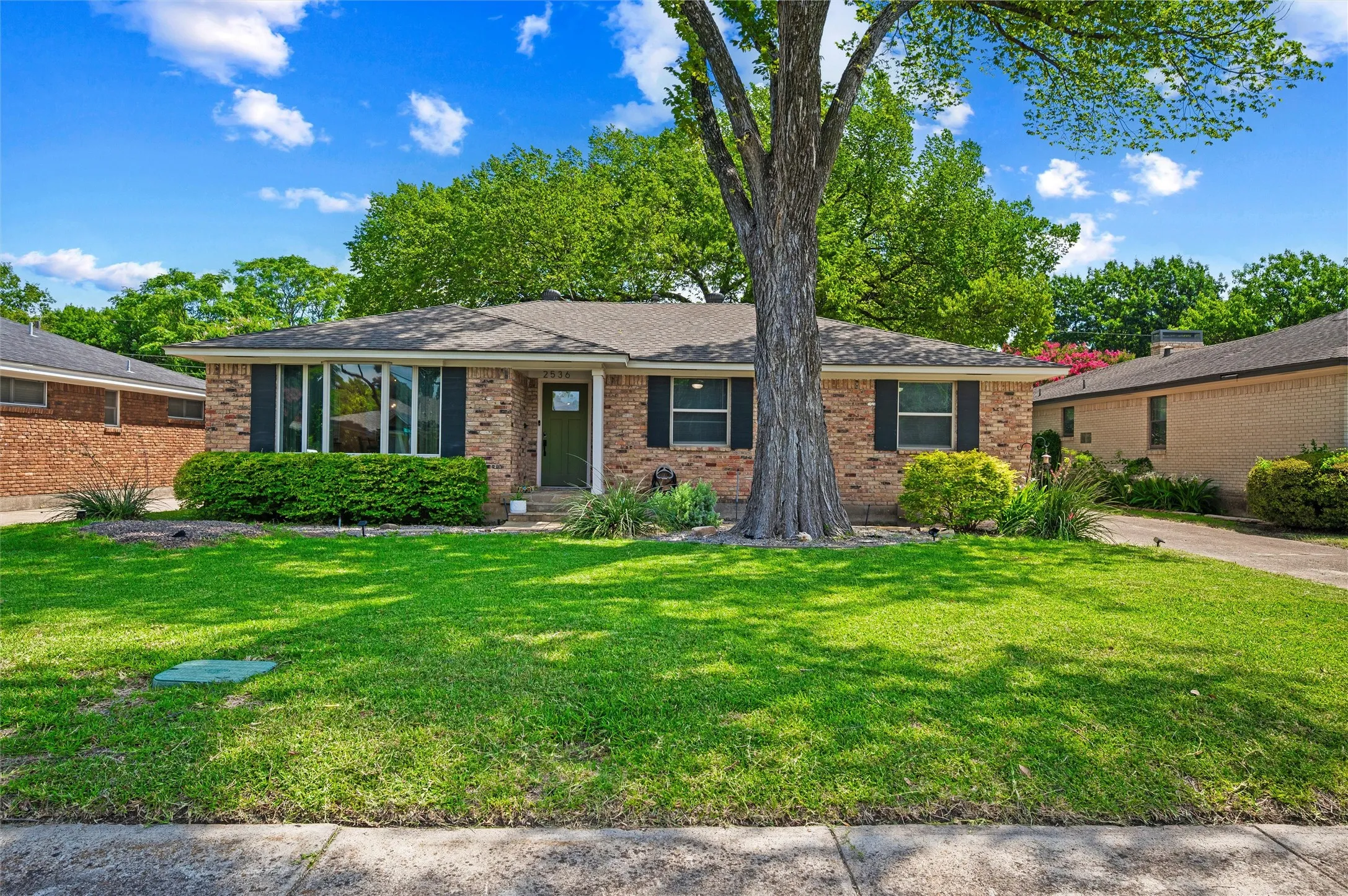 Single Family Residence For Sale in Dallas County , 2536 Saint Francis Avenue, Dallas, Texas 75228, 3 Bedroom, 2 Bathroom, 2 Garage spaces, 1,668 Sqft, built in 1965, mls#21316221, Real Estate Agent in Dallas, Homes For Sale in Dallas county, Homes For Sale in Dallas, Realtor in Dallas Texas, Real Estate Brokerage Independent Realty Texas, Luminita Cordes Realtor