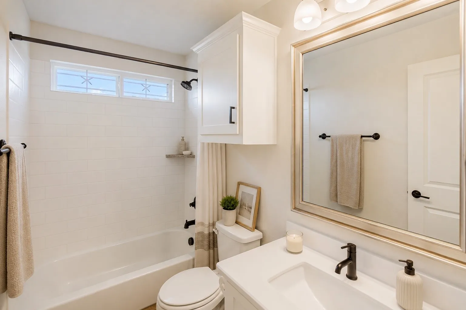 Single Family Residence For Sale in Collin County , 1821 Lincoln Road, Lucas, Texas 75002, 5 Bedroom, 4 Bathroom, 3 Garage spaces, 3,919 Sqft, built in 2019, mls#21318361, Real Estate Agent in Lucas, Homes For Sale in Collin county, Homes For Sale in Lucas, Realtor in Lucas Texas, Real Estate Brokerage Independent Realty Texas, Luminita Cordes Realtor