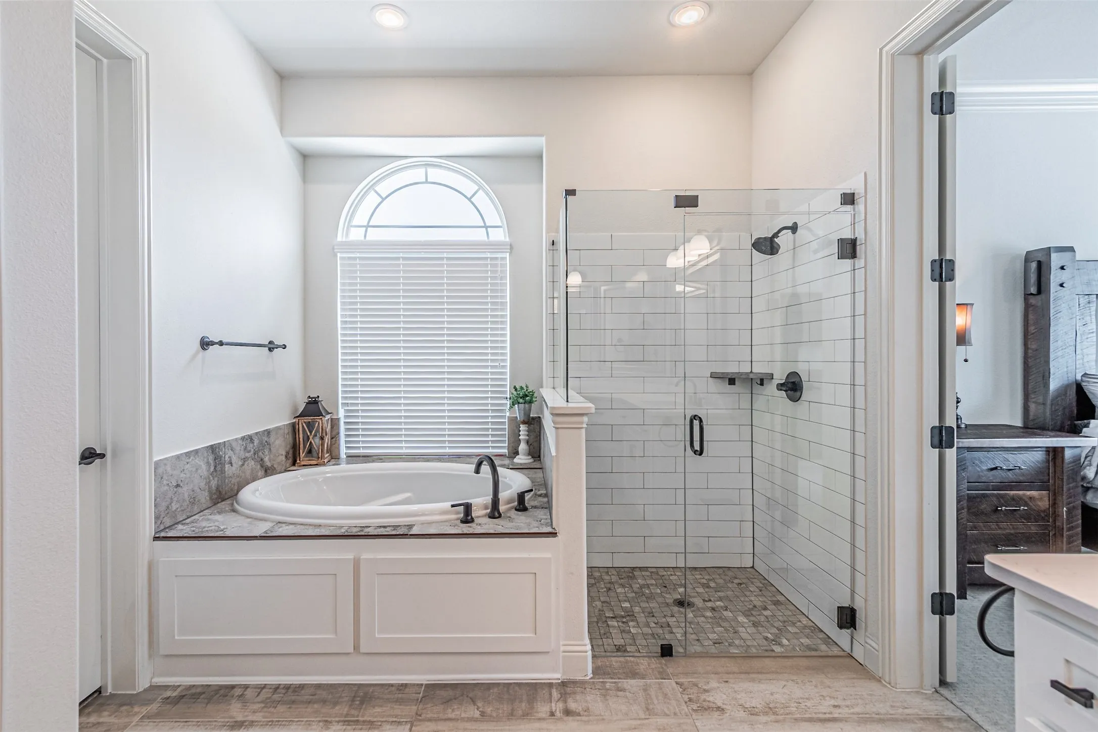 Single Family Residence For Sale in Collin County , 1821 Lincoln Road, Lucas, Texas 75002, 5 Bedroom, 4 Bathroom, 3 Garage spaces, 3,919 Sqft, built in 2019, mls#21318361, Real Estate Agent in Lucas, Homes For Sale in Collin county, Homes For Sale in Lucas, Realtor in Lucas Texas, Real Estate Brokerage Independent Realty Texas, Luminita Cordes Realtor