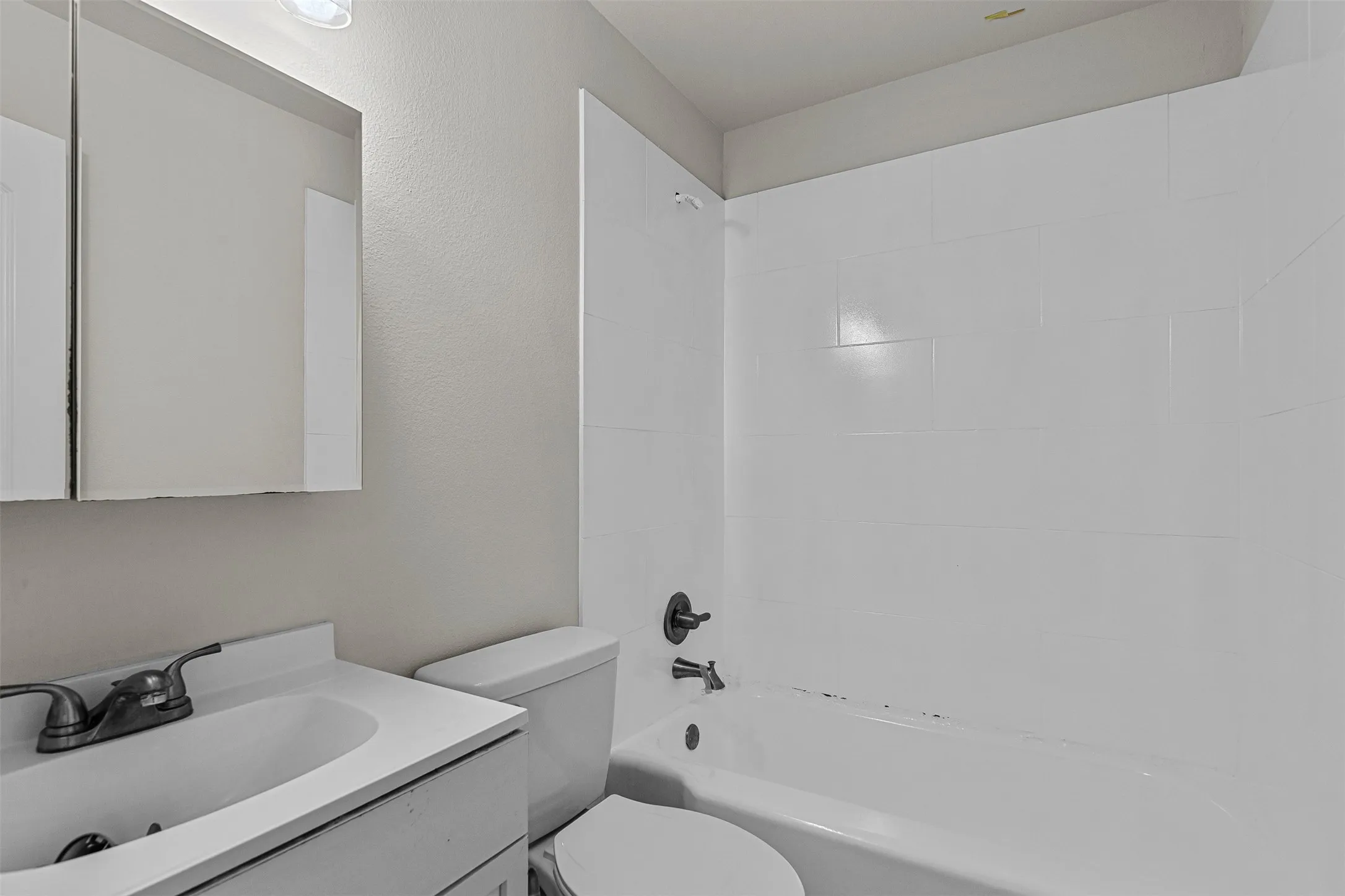 Single Family Residence For Sale in Tarrant County , 624 E Ellen Avenue, Hurst, Texas 76053, 3 Bedroom, 1 Bathroom, Garage spaces, 1,026 Sqft, built in 1953, mls#21320884, Real Estate Agent in Hurst, Homes For Sale in Tarrant county, Homes For Sale in Hurst, Realtor in Hurst Texas, Real Estate Brokerage Independent Realty Texas, Luminita Cordes Realtor