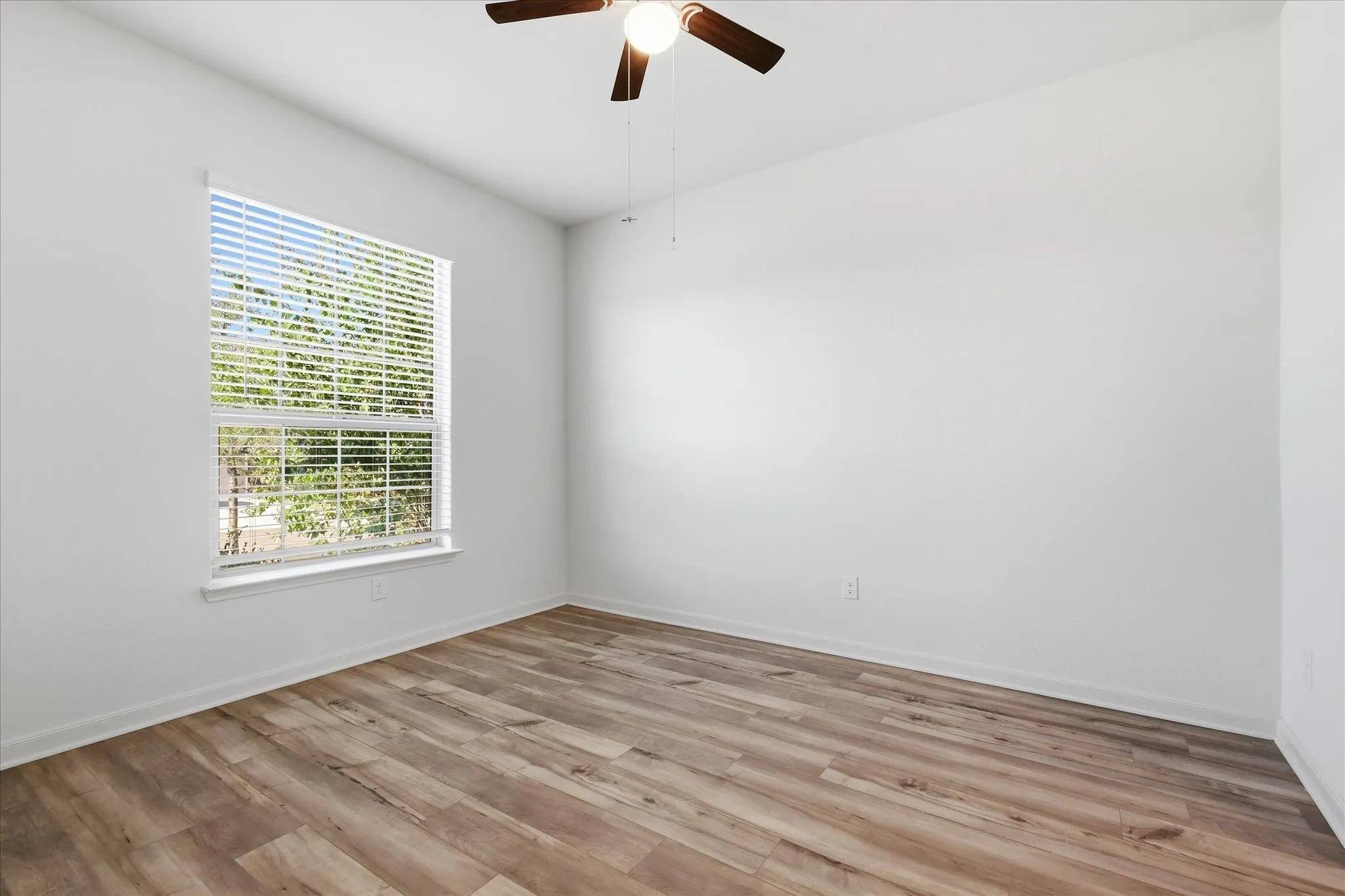 Single Family Residence For Sale in Denton County , 13518 Mineral Road, Ponder, Texas 76259, 3 Bedroom, 2 Bathroom, 2 Garage spaces, 1,551 Sqft, built in 2022, mls#21319120, Real Estate Agent in Ponder, Homes For Sale in Denton county, Homes For Sale in Ponder, Realtor in Ponder Texas, Real Estate Brokerage Independent Realty Texas, Luminita Cordes Realtor