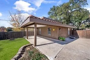 Single Family Residence For Sale in Dallas County , 1921 Briarwood Drive, Grand Prairie, Texas 75050, 4 Bedroom, 4 Bathroom, 2 Garage spaces, 2,917 Sqft, built in 1977, mls#21320831, Real Estate Agent in Grand Prairie, Homes For Sale in Dallas county, Homes For Sale in Grand Prairie, Realtor in Grand Prairie Texas, Real Estate Brokerage Independent Realty Texas, Luminita Cordes Realtor