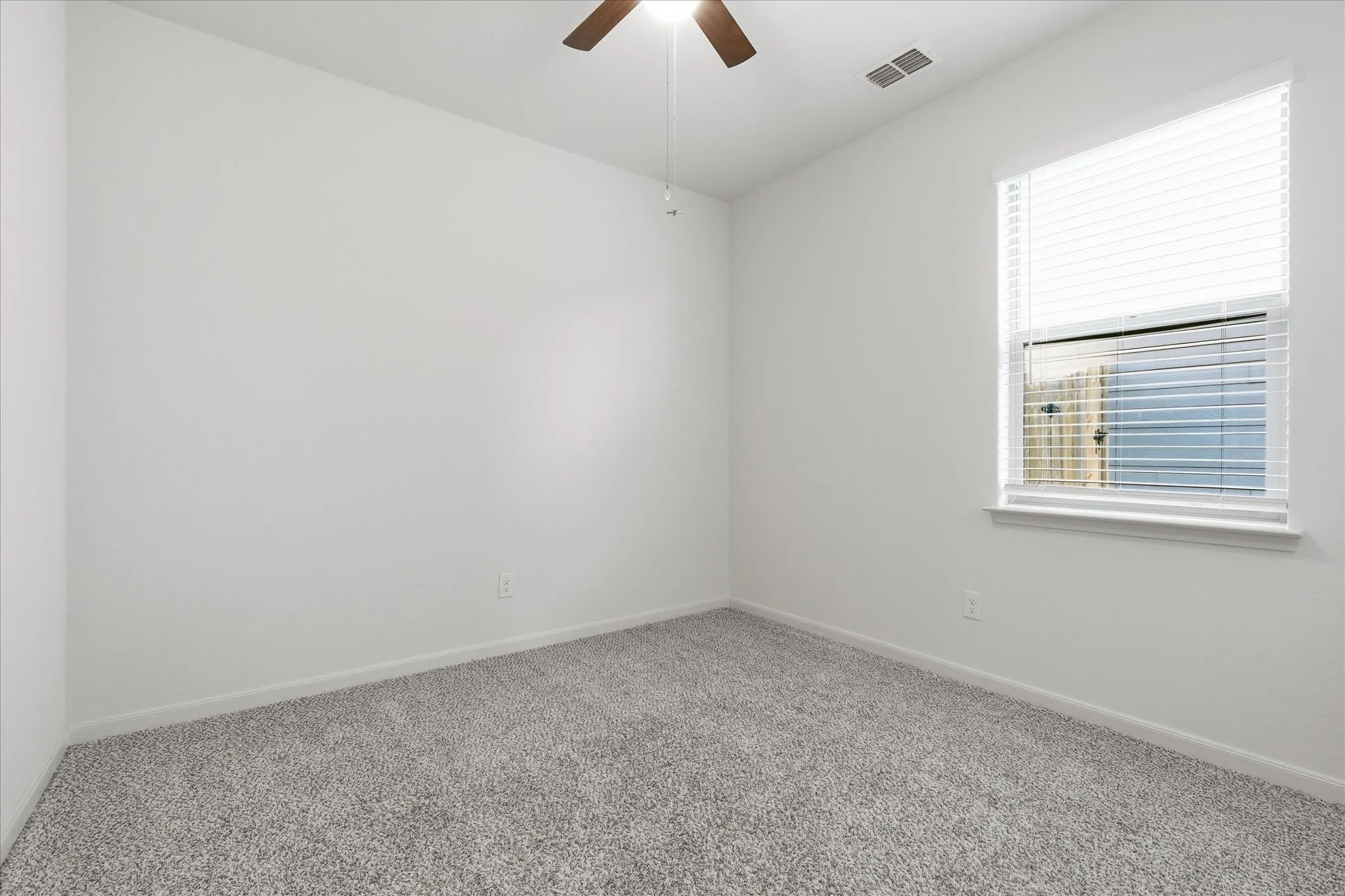 Single Family Residence For Rent in Denton County , 13518 Mineral Road, Ponder, Texas 76259, 3 Bedroom, 2 Bathroom, 2 Garage spaces, 1,551 Sqft, built in 2022, mls#21319130, Real Estate Agent in Ponder, Homes For Rent in Denton county, Homes For Rent in Ponder, Realtor in Ponder Texas, Real Estate Brokerage Independent Realty Texas, Luminita Cordes Realtor