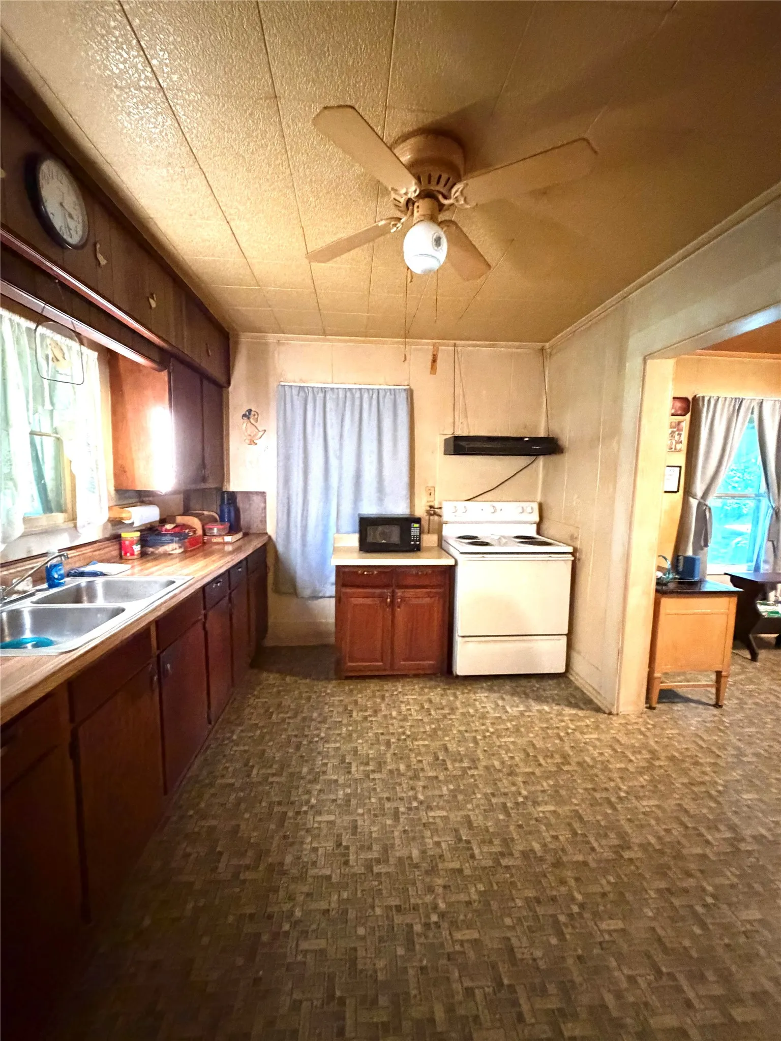 Single Family Residence For Sale in Lamar County , 461 County Road 35950, Arthur City, Texas 75411, 2 Bedrooms, 1 Bathroom, Garage spaces, 1,288 Sqft, built in 0, Price $125,000, mls#21320889, Real Estate Agent in Arthur City, Homes For Sale in Lamar county, Homes For Sale in Arthur City, Realtor in Arthur City Texas, Real Estate Brokerage Independent Realty Texas, Luminita Cordes Realtor