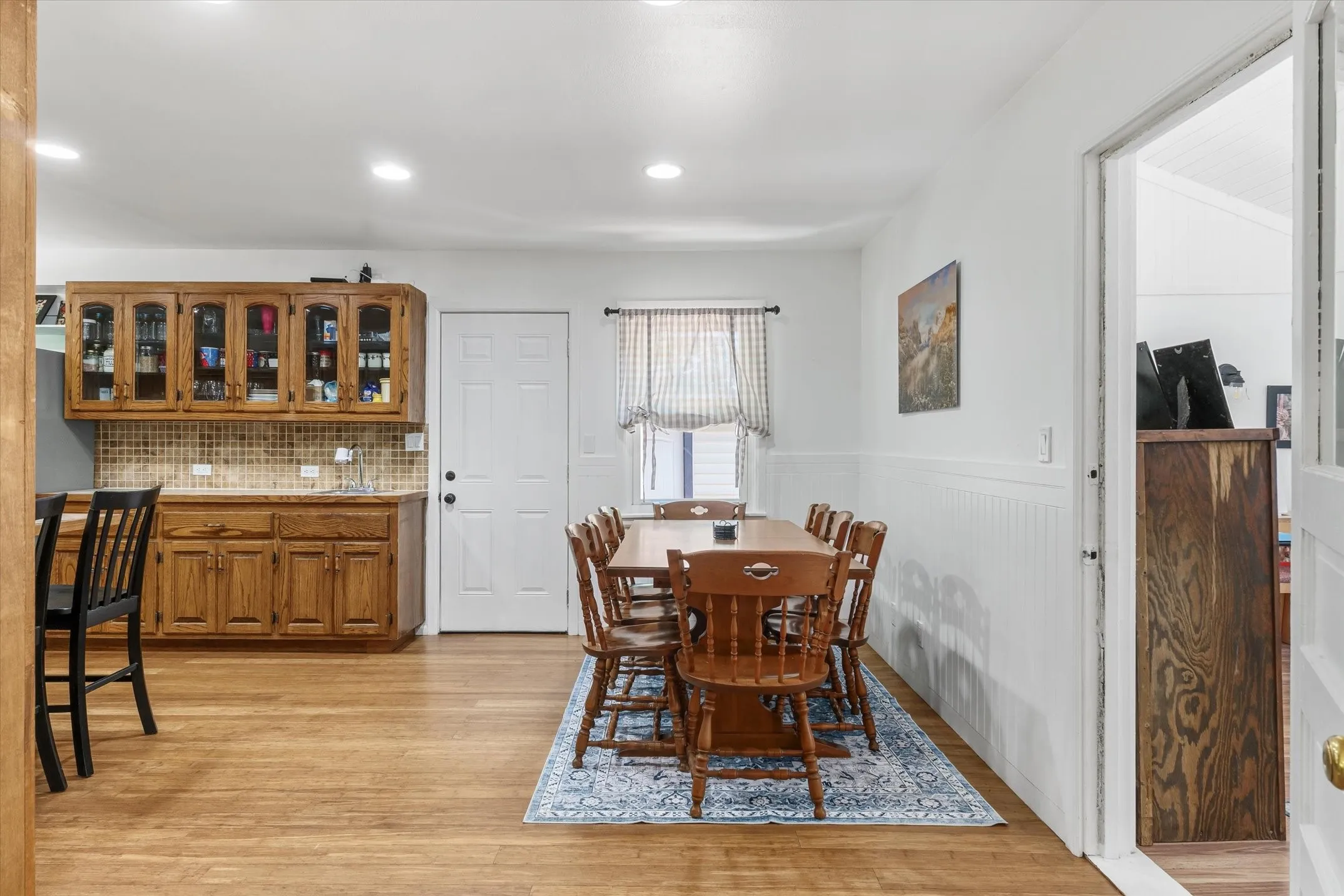 Single Family Residence For Sale in Van Zandt County , 1100 Vz County Road 3414, Wills Point, Texas 75169, 3 Bedroom, 3 Bathroom, 2 Garage spaces, 1,768 Sqft, built in 1997, mls#21320818, Real Estate Agent in Wills Point, Homes For Sale in Van Zandt county, Homes For Sale in Wills Point, Realtor in Wills Point Texas, Real Estate Brokerage Independent Realty Texas, Luminita Cordes Realtor