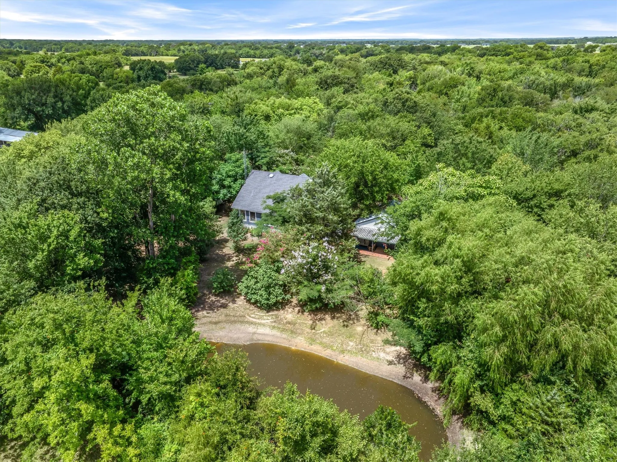 Single Family Residence For Sale in Van Zandt County , 1100 Vz County Road 3414, Wills Point, Texas 75169, 3 Bedroom, 3 Bathroom, 2 Garage spaces, 1,768 Sqft, built in 1997, mls#21320818, Real Estate Agent in Wills Point, Homes For Sale in Van Zandt county, Homes For Sale in Wills Point, Realtor in Wills Point Texas, Real Estate Brokerage Independent Realty Texas, Luminita Cordes Realtor