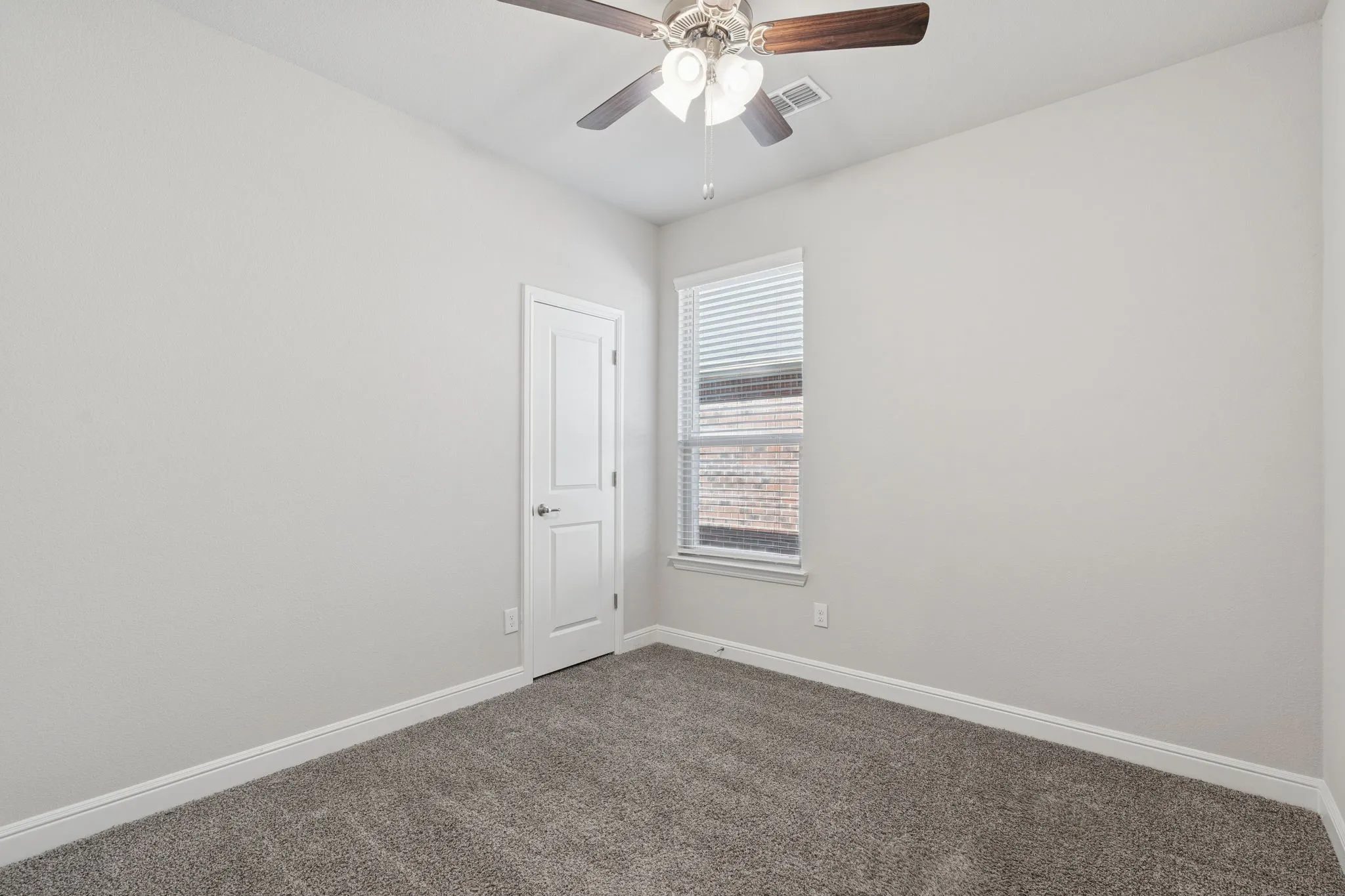 Single Family Residence For Sale in Denton County , 525 Big Horn Pass, Denton, Texas 76210, 4 Bedrooms, 2 Bathrooms, 2 Garage spaces, 1,793 Sqft, built in 2022, Price $380,000, mls#21309518, Real Estate Agent in Denton, Homes For Sale in Denton county, Homes For Sale in Denton, Realtor in Denton Texas, Real Estate Brokerage Independent Realty Texas, Luminita Cordes Realtor
