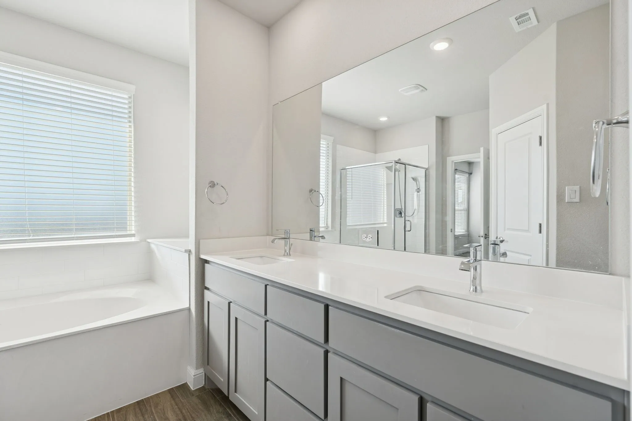 Single Family Residence For Sale in Denton County , 525 Big Horn Pass, Denton, Texas 76210, 4 Bedrooms, 2 Bathrooms, 2 Garage spaces, 1,793 Sqft, built in 2022, Price $380,000, mls#21309518, Real Estate Agent in Denton, Homes For Sale in Denton county, Homes For Sale in Denton, Realtor in Denton Texas, Real Estate Brokerage Independent Realty Texas, Luminita Cordes Realtor